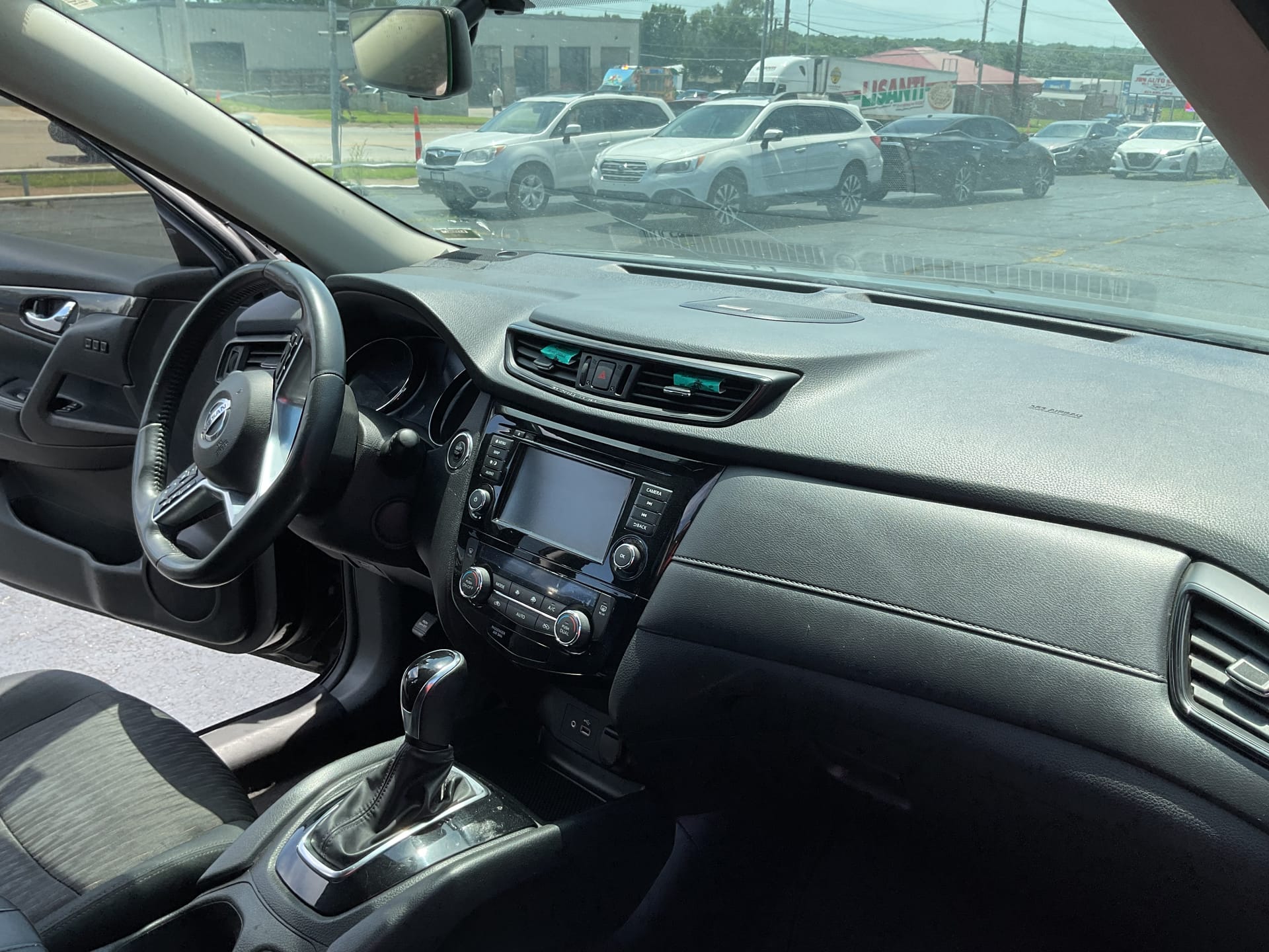 2018 NISSAN ROGUE - Gallery Image