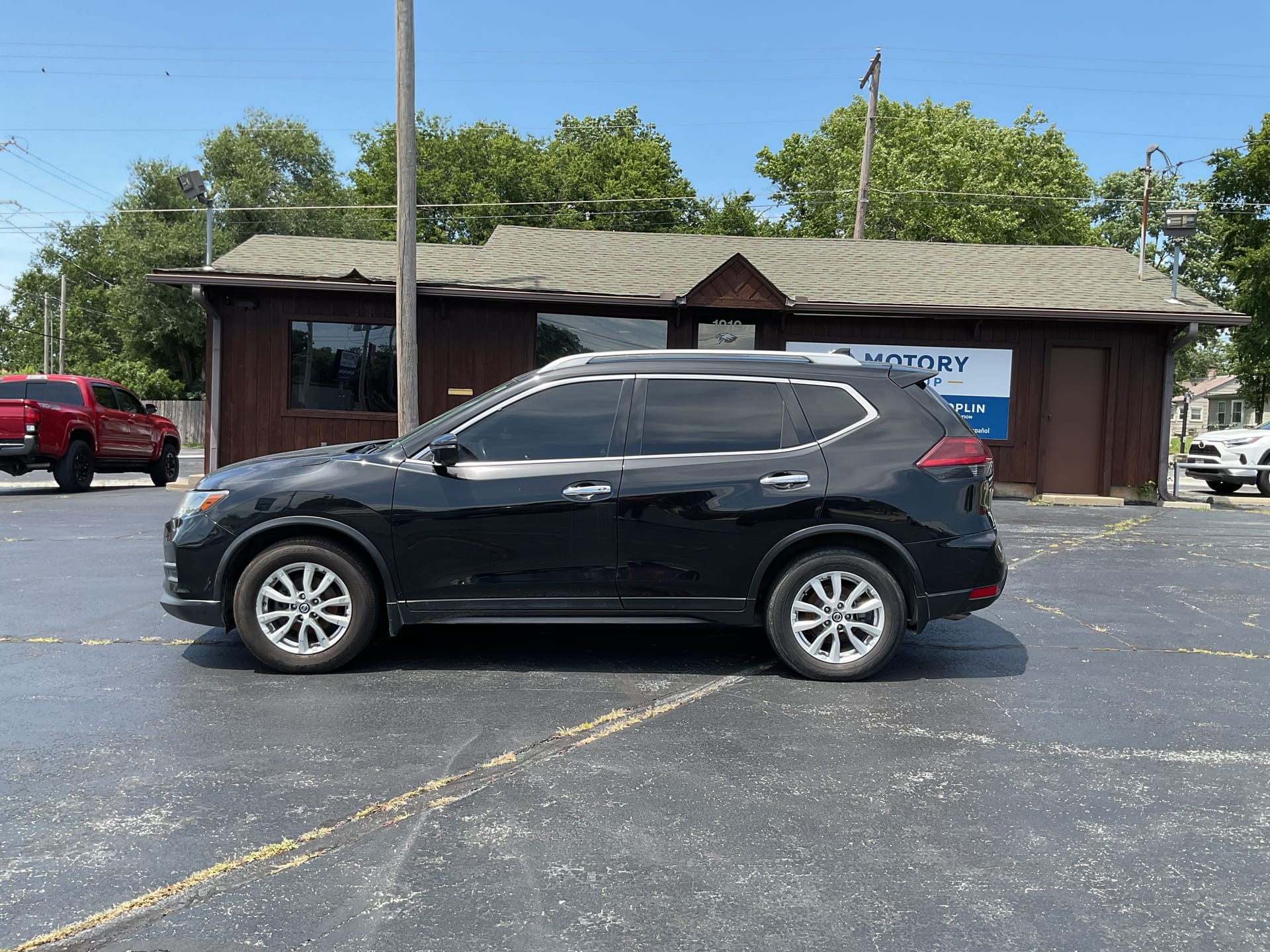 2018 NISSAN ROGUE - Gallery Image