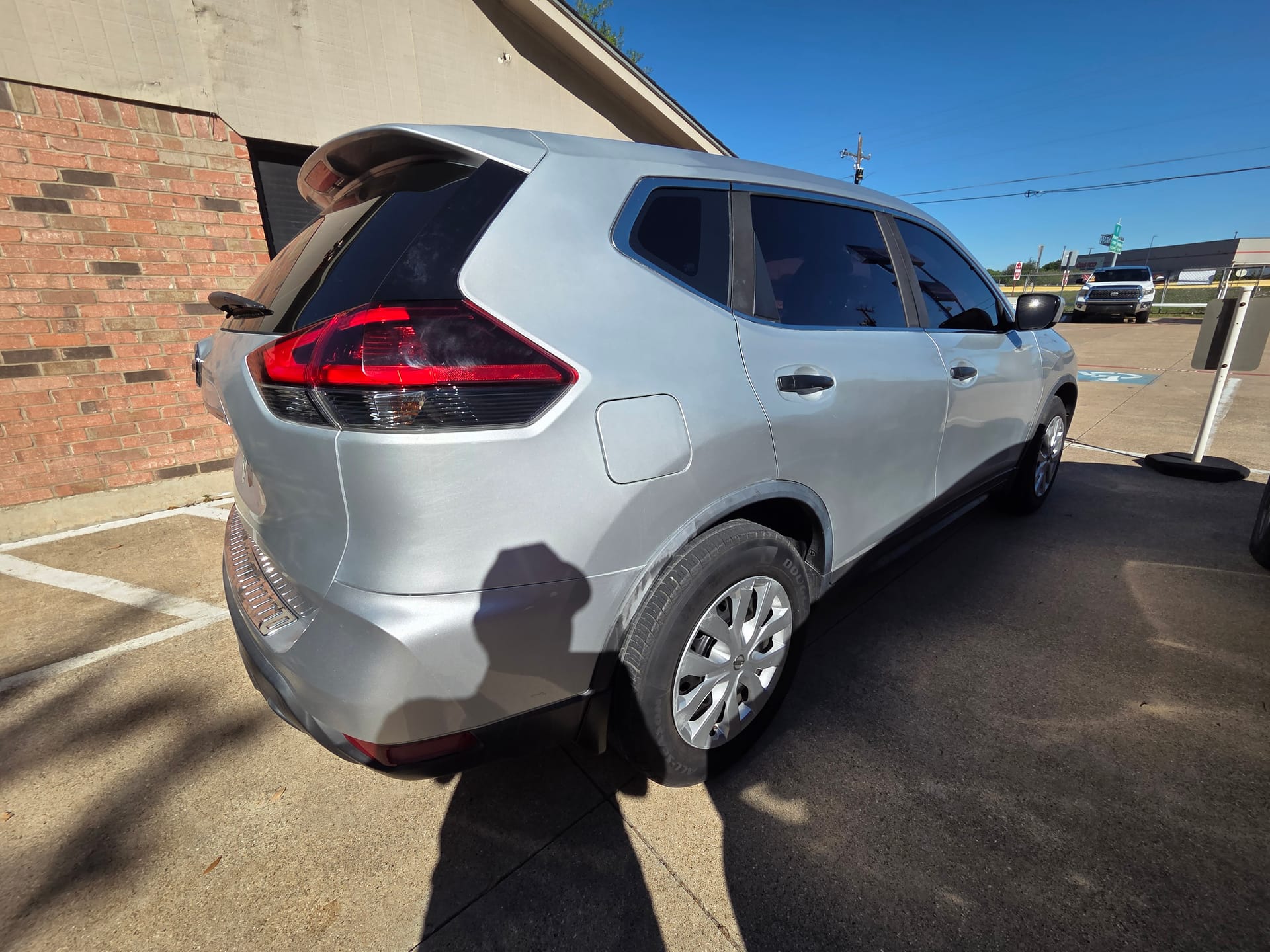 2018 NISSAN ROGUE - Gallery Image