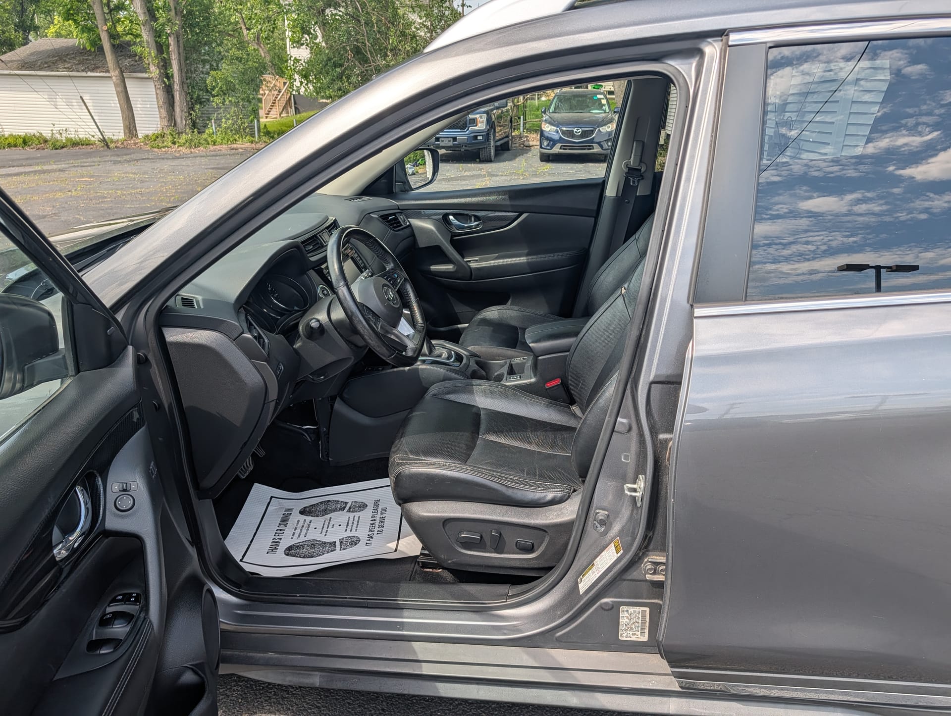 2018 NISSAN ROGUE - Gallery Image