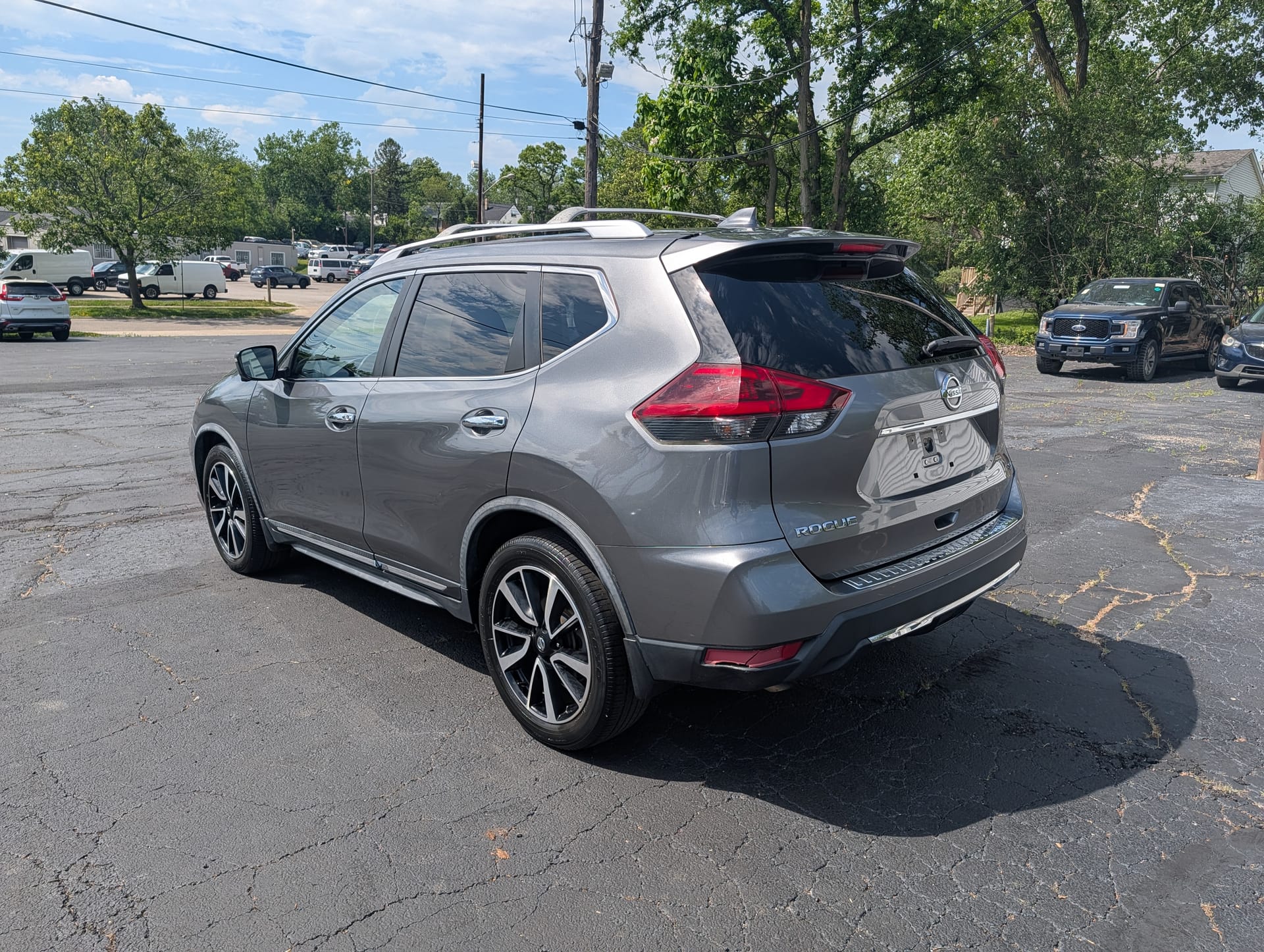 2018 NISSAN ROGUE - Gallery Image