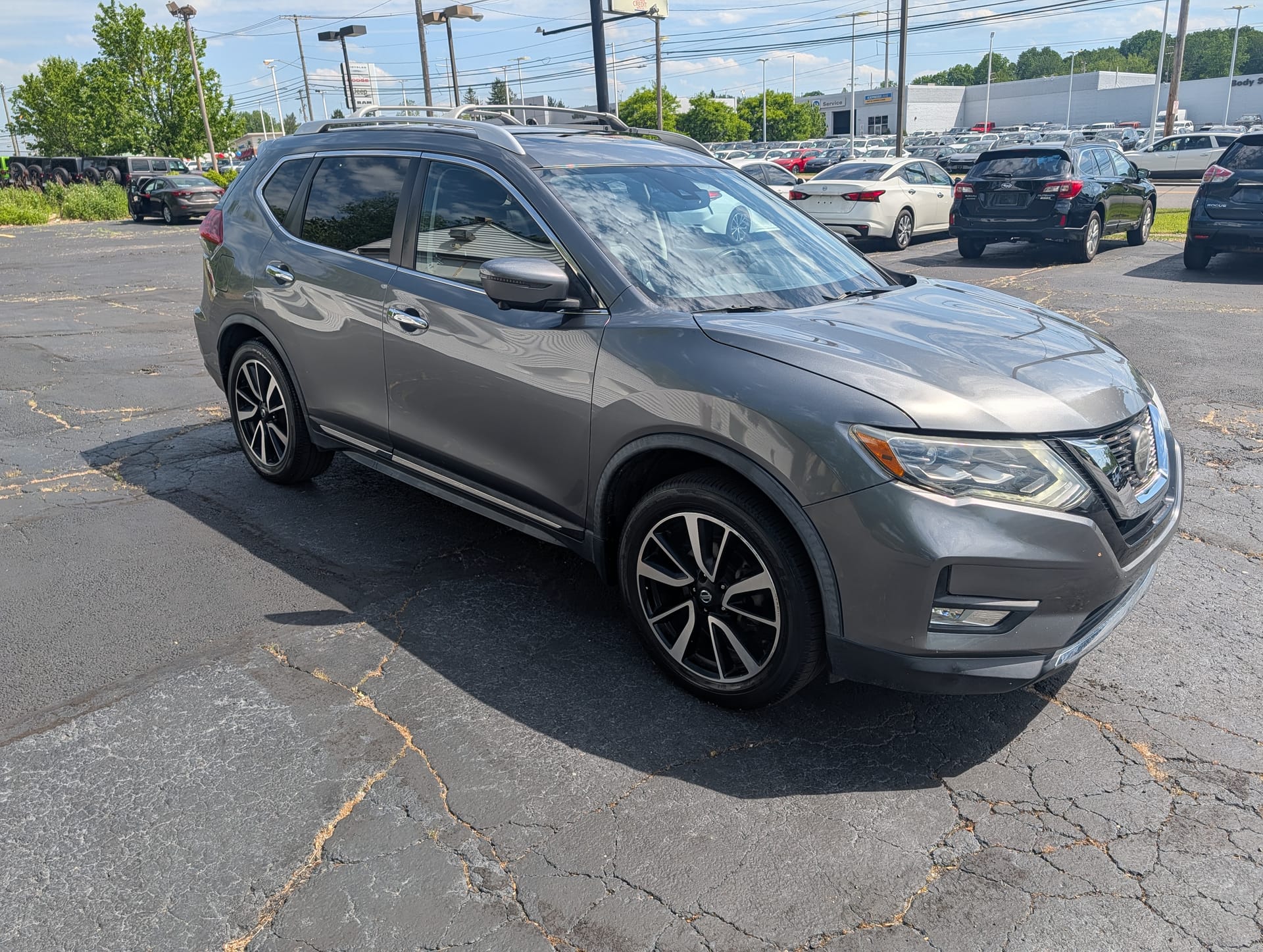 2018 NISSAN ROGUE - Gallery Image