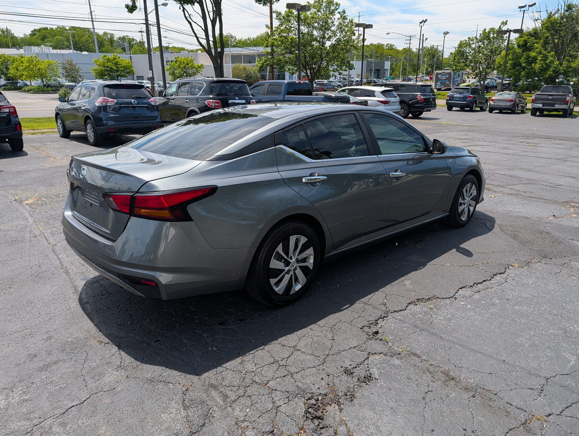 2020 NISSAN ALTIMA - Gallery Image