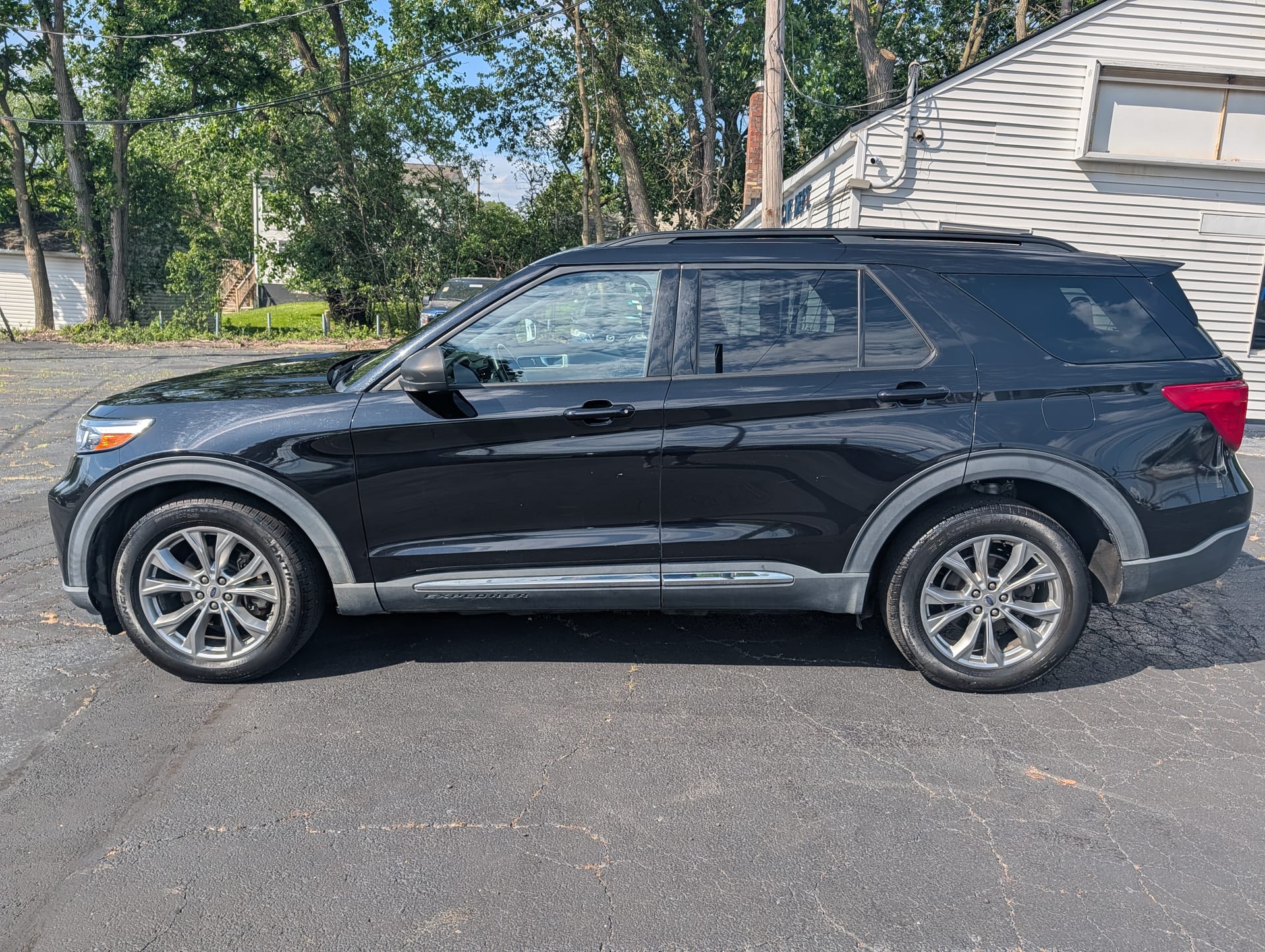 2020 FORD EXPLORER - Gallery Image