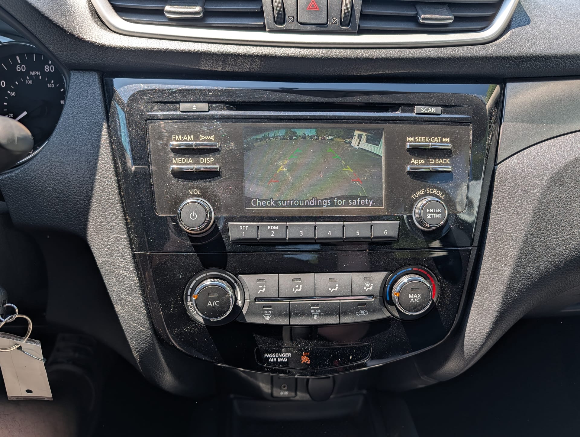 2016 NISSAN ROGUE - Gallery Image