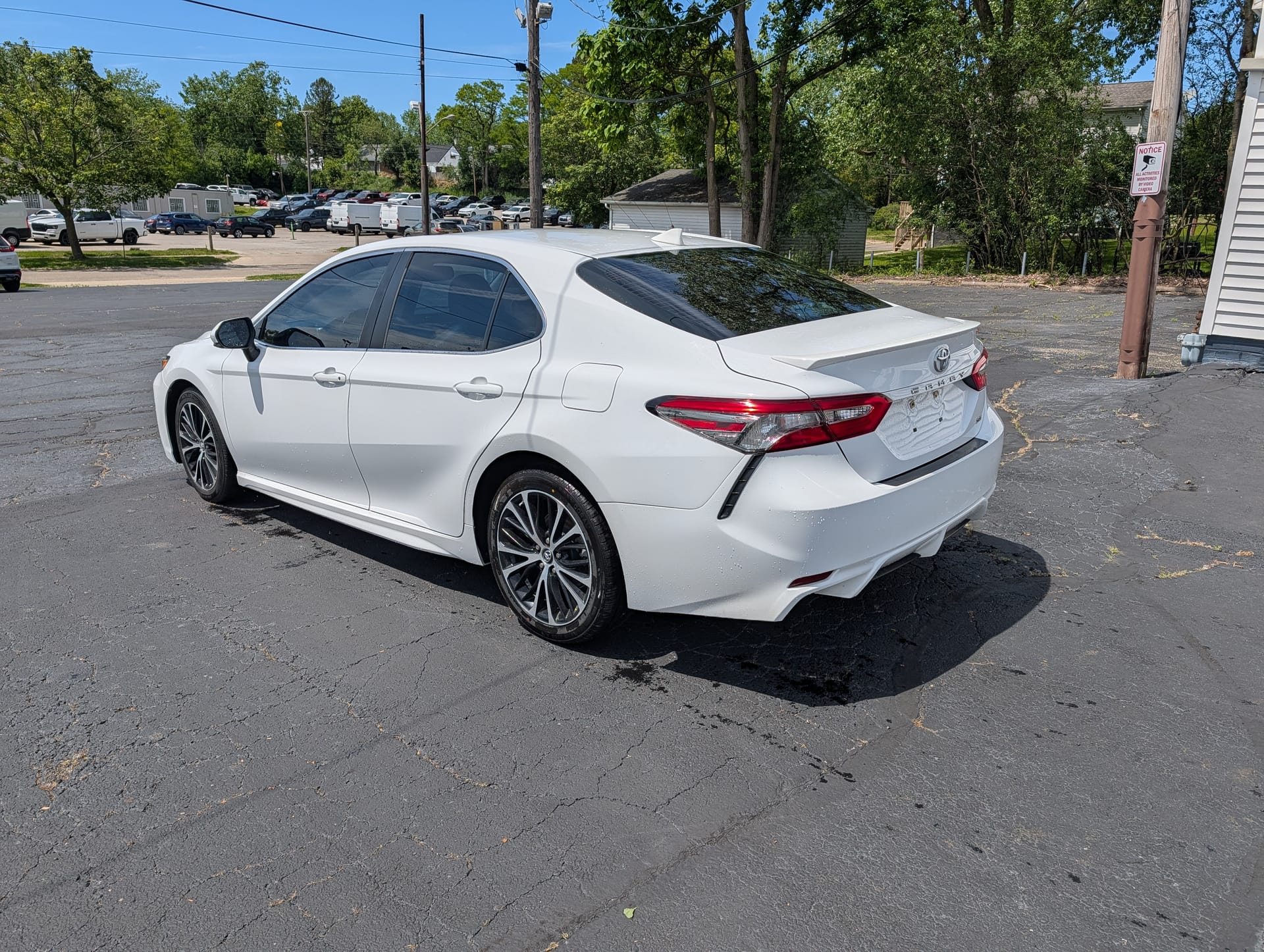 2019 TOYOTA CAMRY - Gallery Image