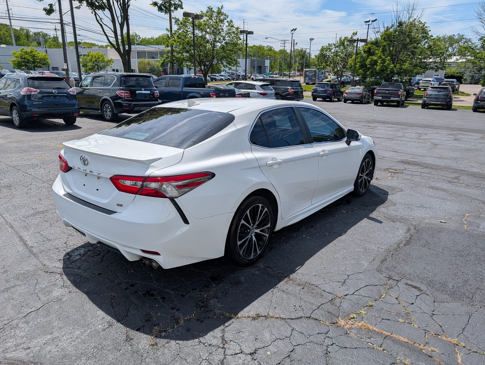 2019 TOYOTA CAMRY - Gallery Image