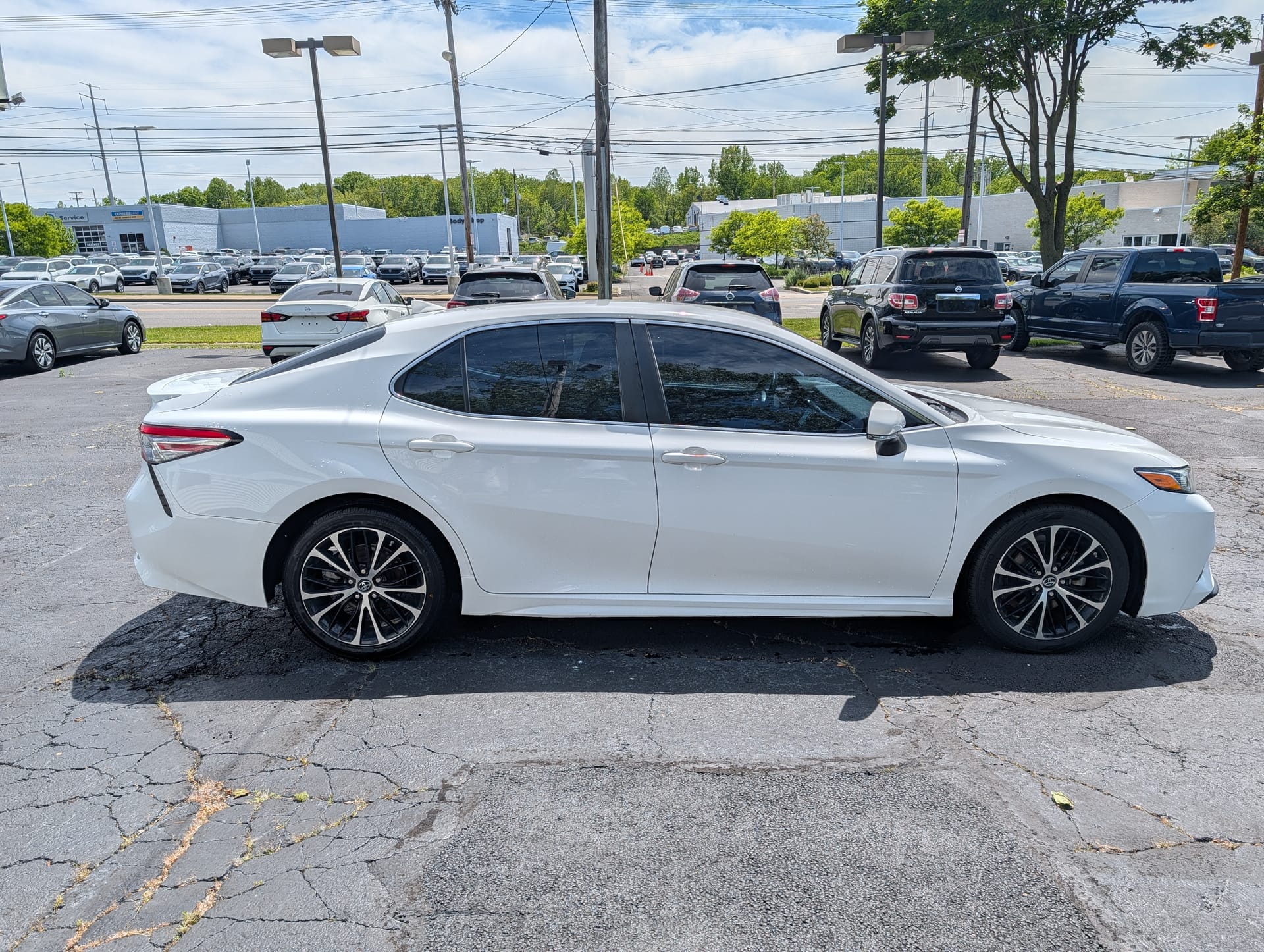2019 TOYOTA CAMRY - Gallery Image