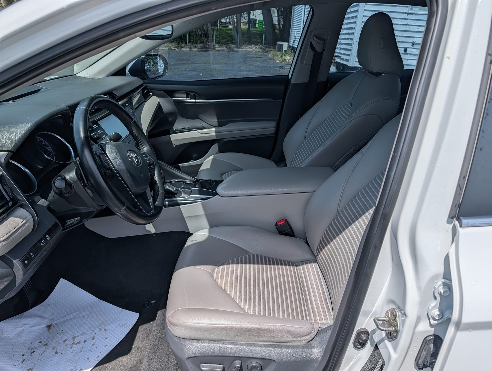 2019 TOYOTA CAMRY - Gallery Image