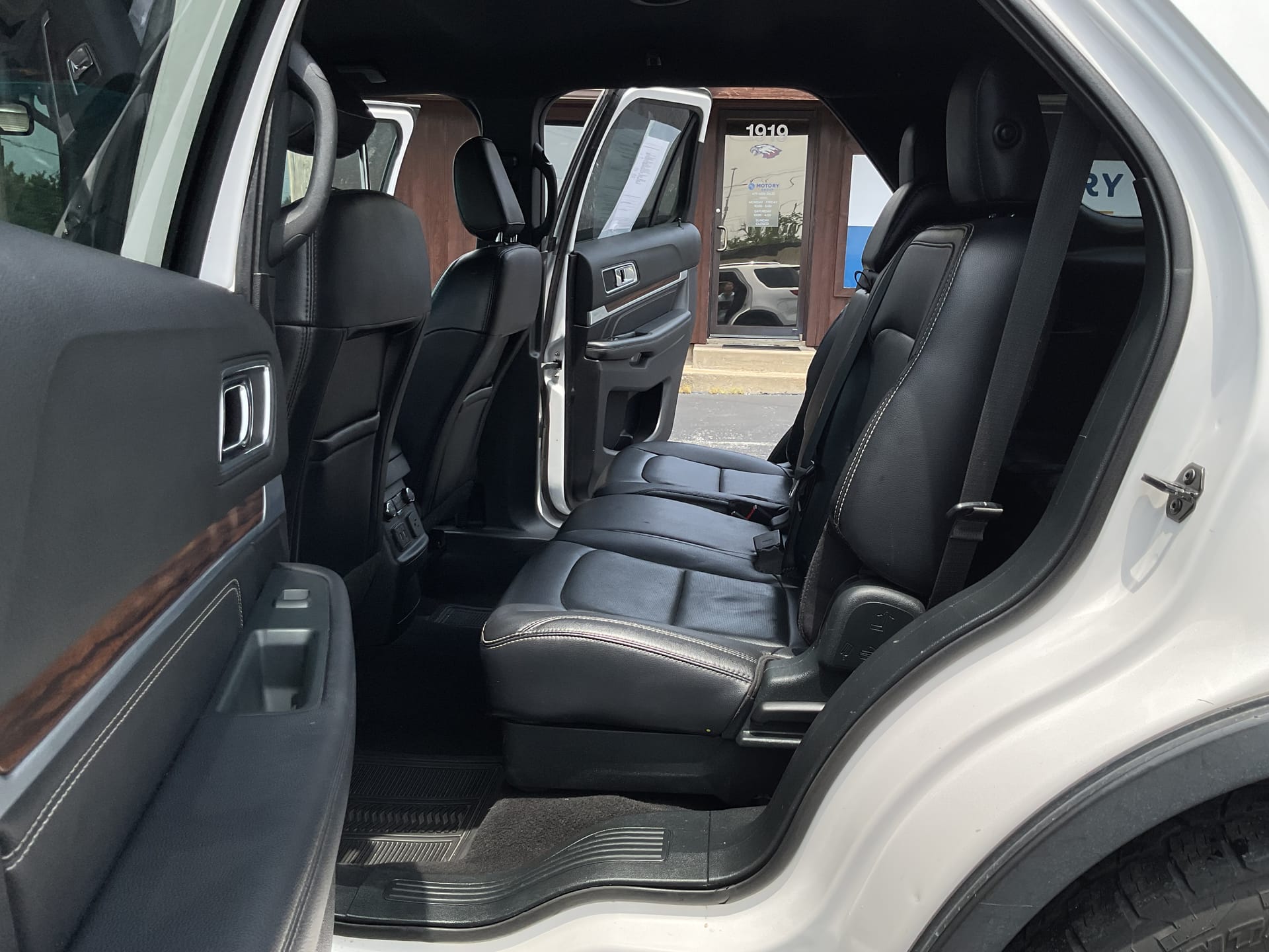 2019 FORD EXPLORER - Gallery Image