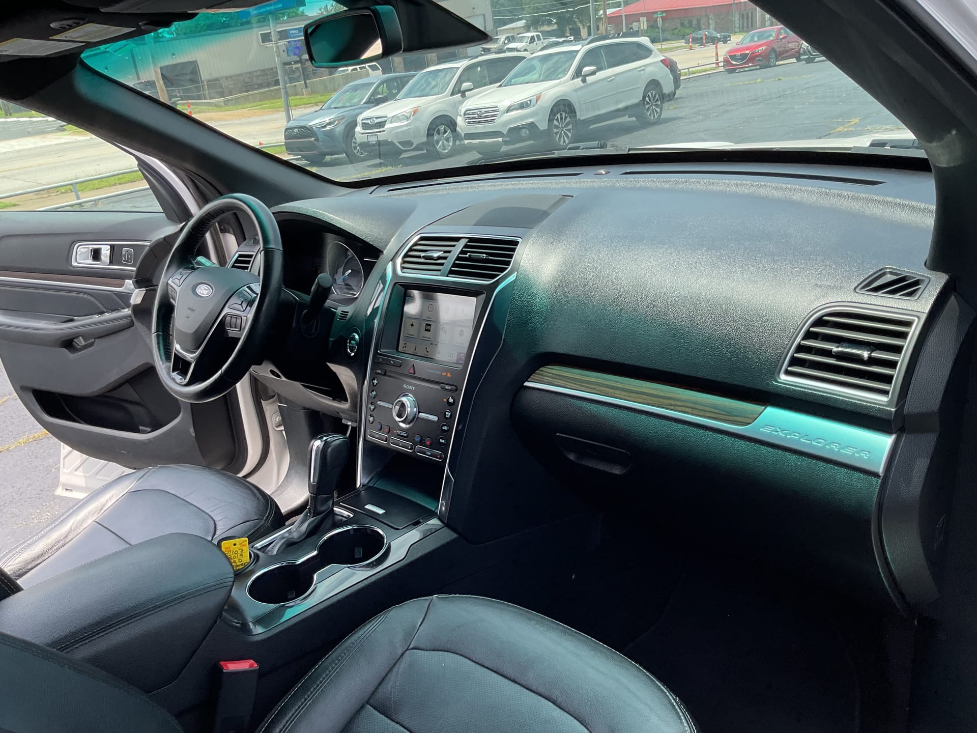 2019 FORD EXPLORER - Gallery Image