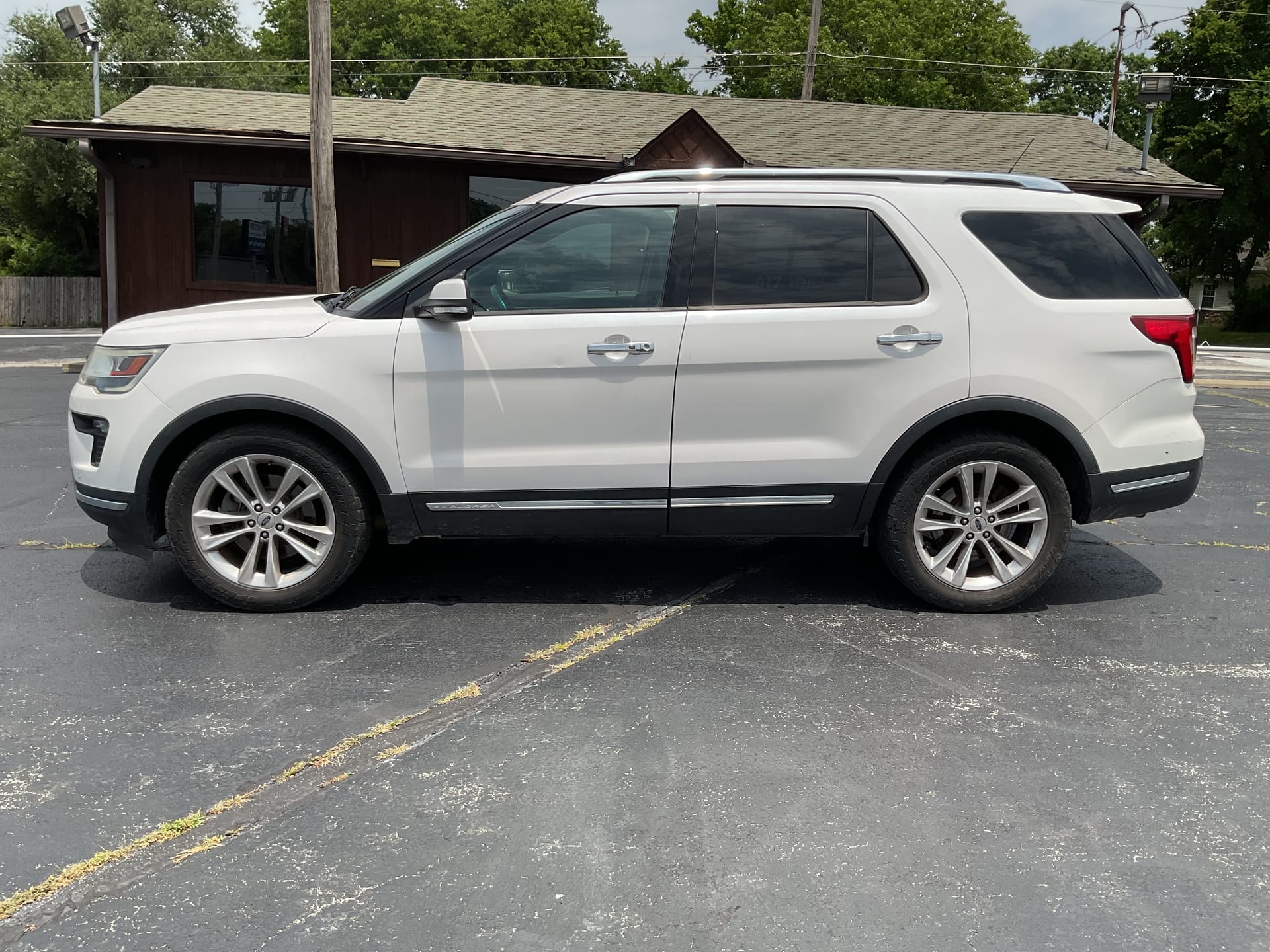 2019 FORD EXPLORER - Gallery Image