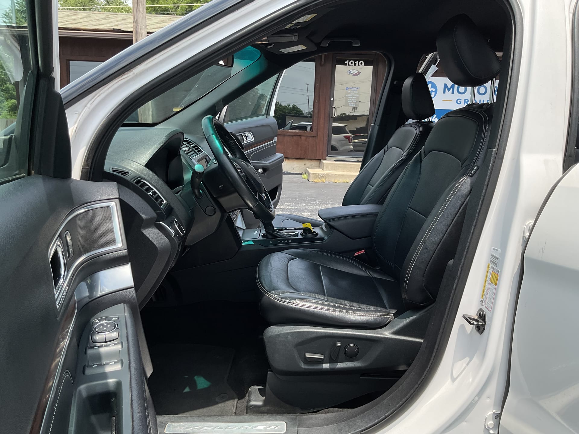 2019 FORD EXPLORER - Gallery Image