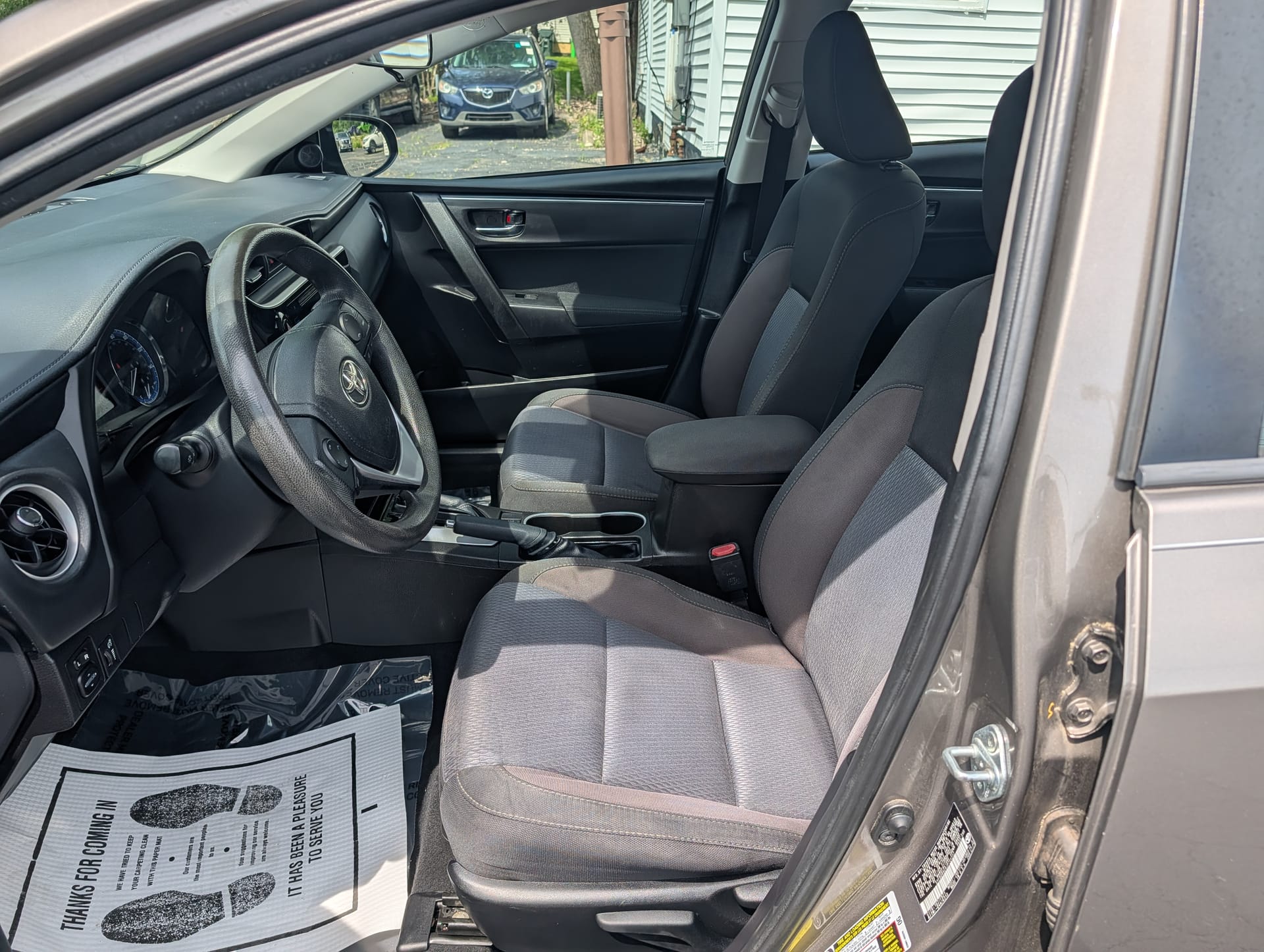 2018 TOYOTA COROLLA - Gallery Image