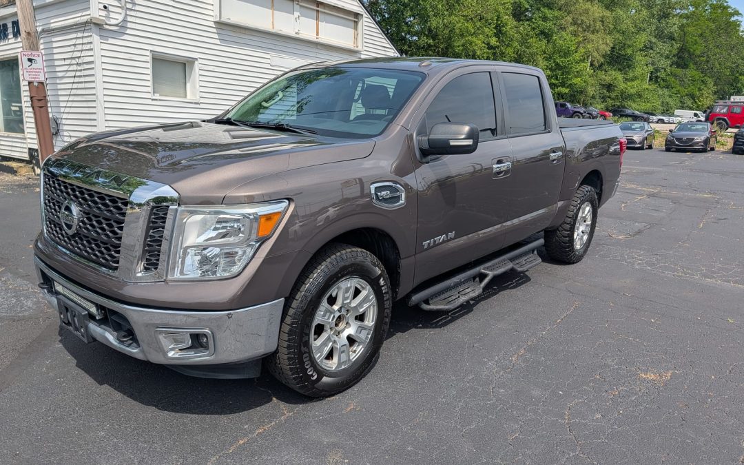 2017 NISSAN TITAN