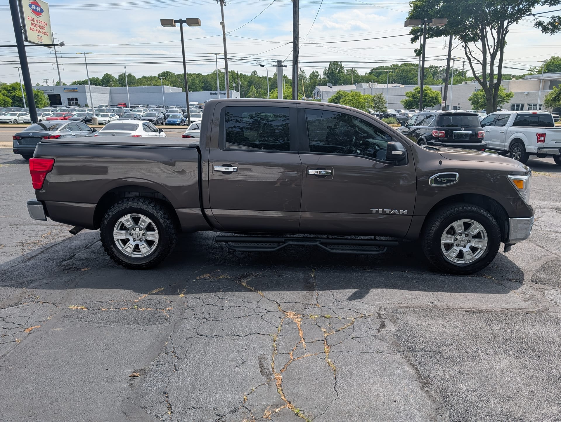 2017 NISSAN TITAN - Gallery Image