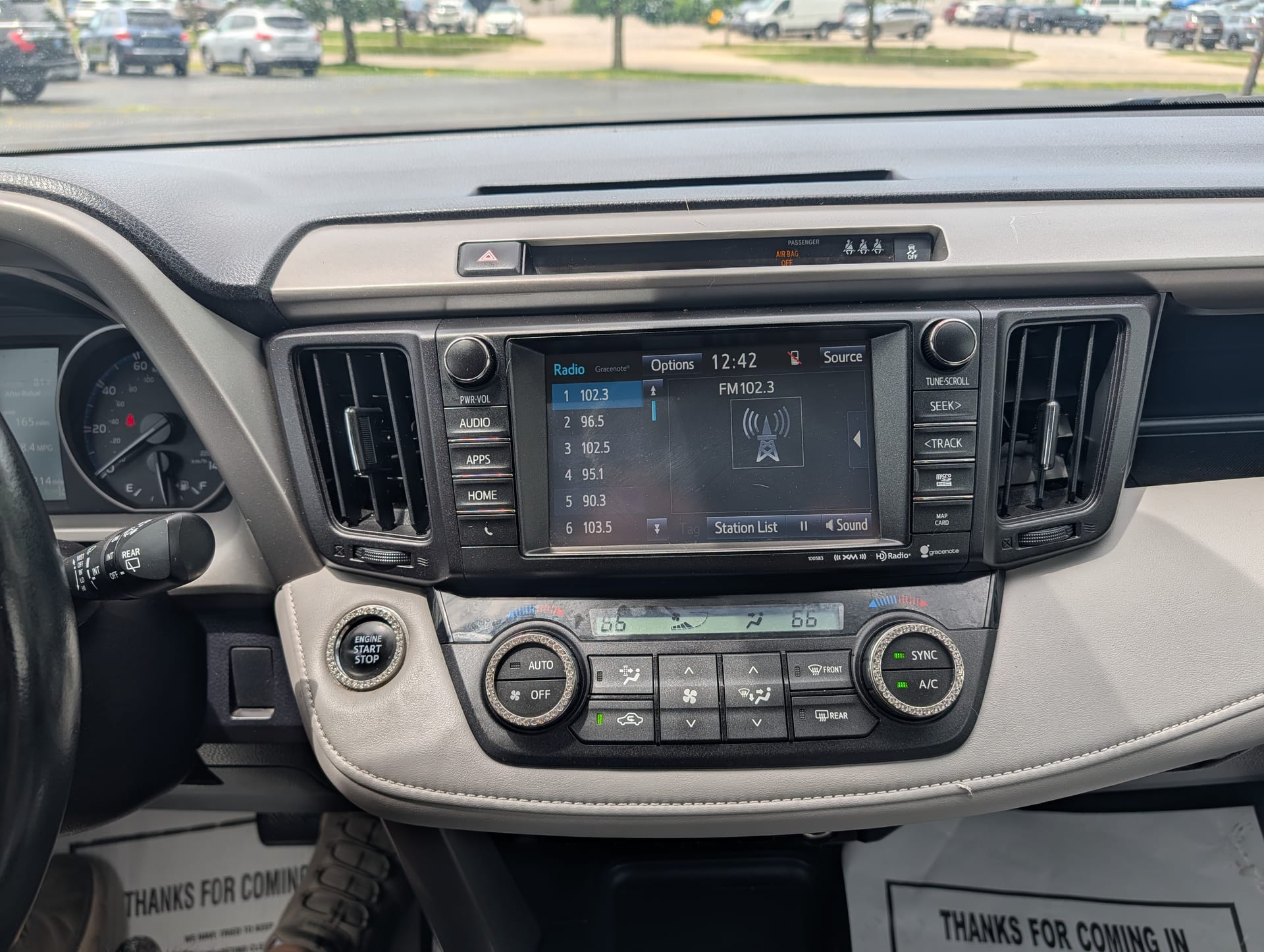 2017 TOYOTA RAV4 - Gallery Image