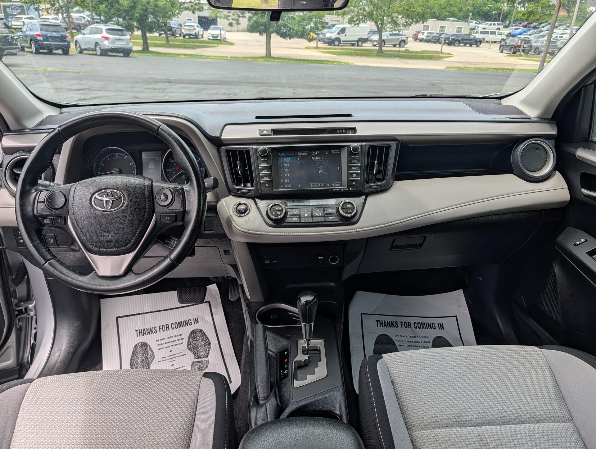 2017 TOYOTA RAV4 - Gallery Image