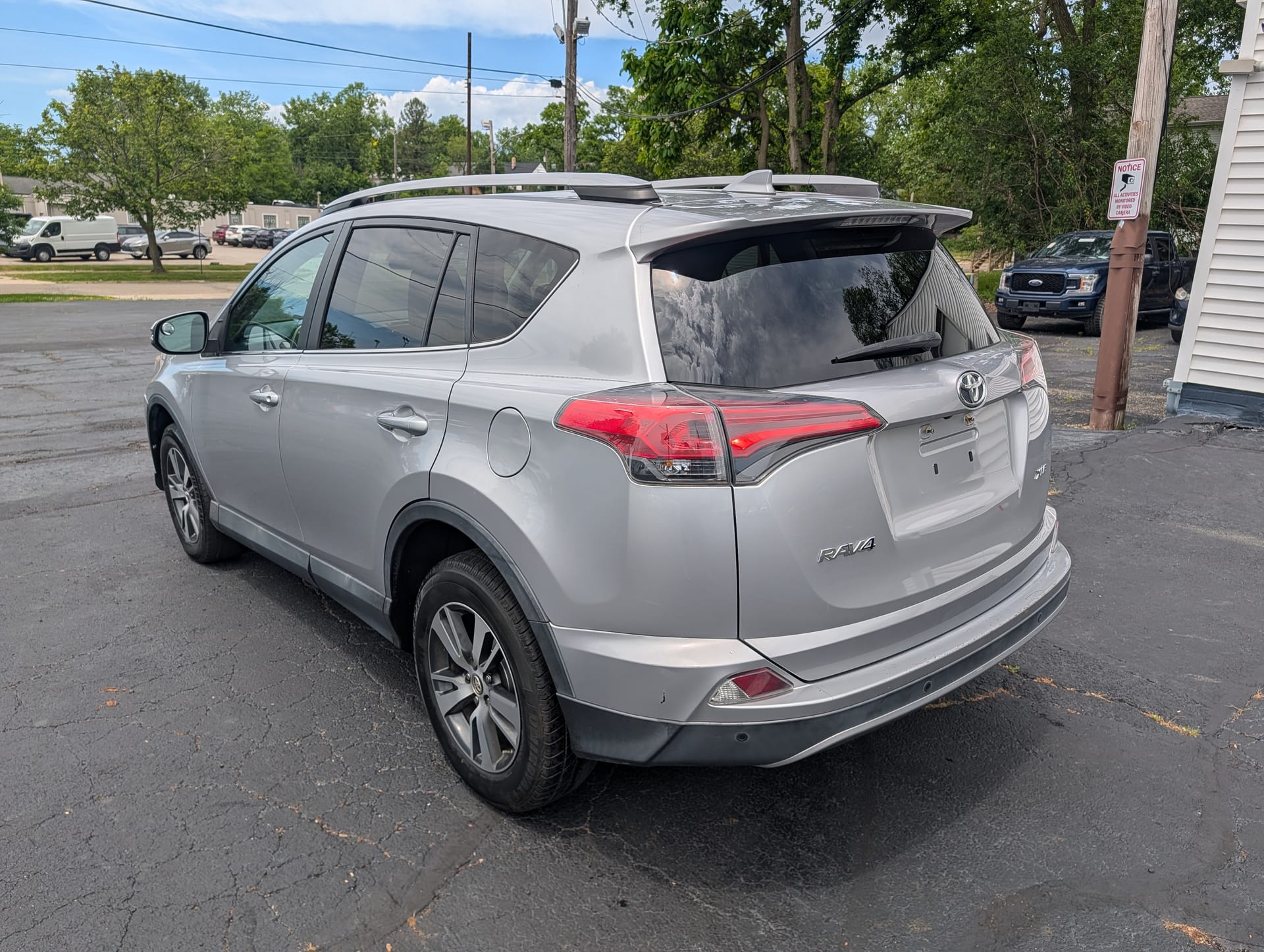 2017 TOYOTA RAV4 - Gallery Image