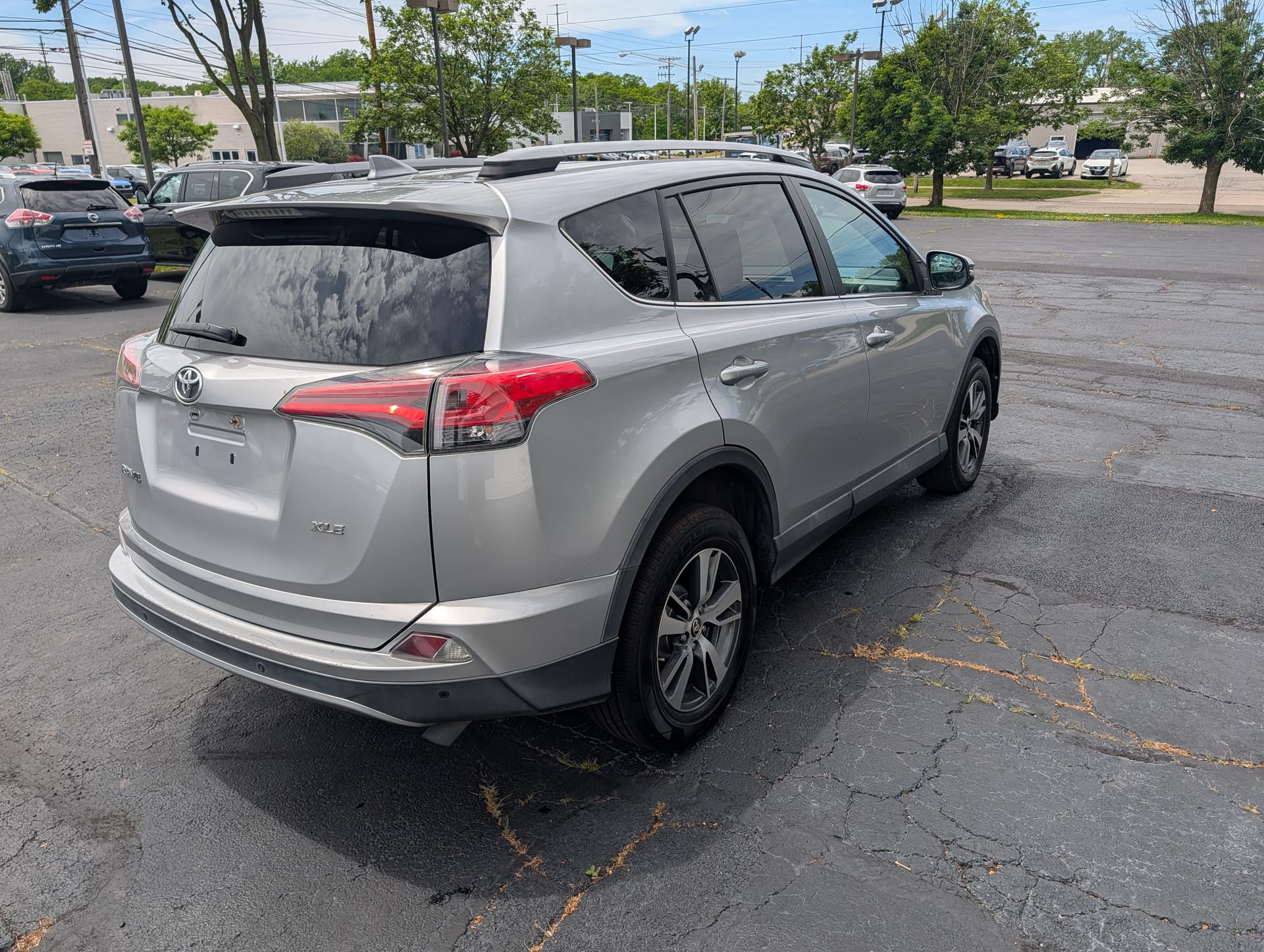 2017 TOYOTA RAV4 - Gallery Image