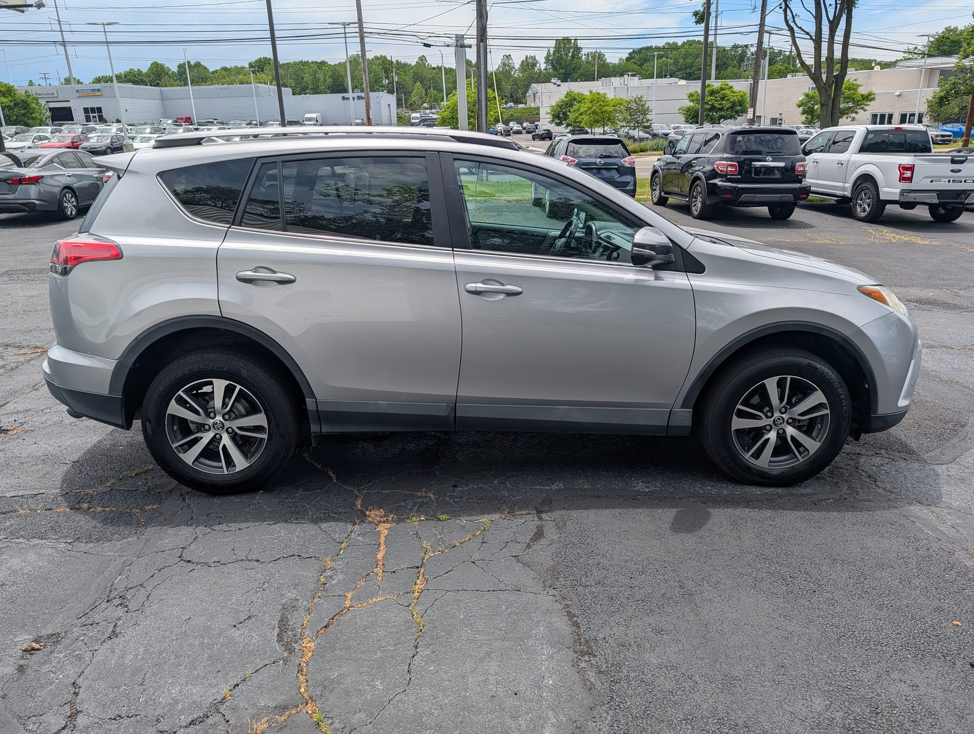 2017 TOYOTA RAV4 - Gallery Image