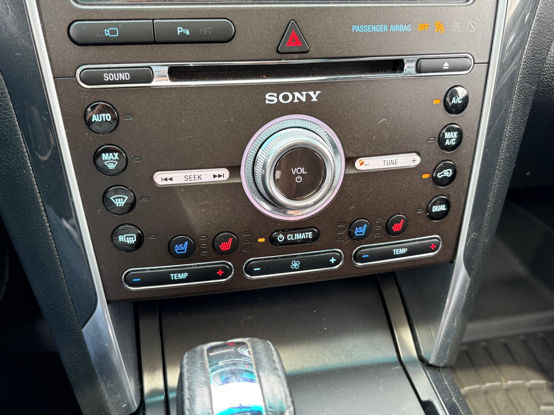 2016 FORD EXPLORER - Gallery Image