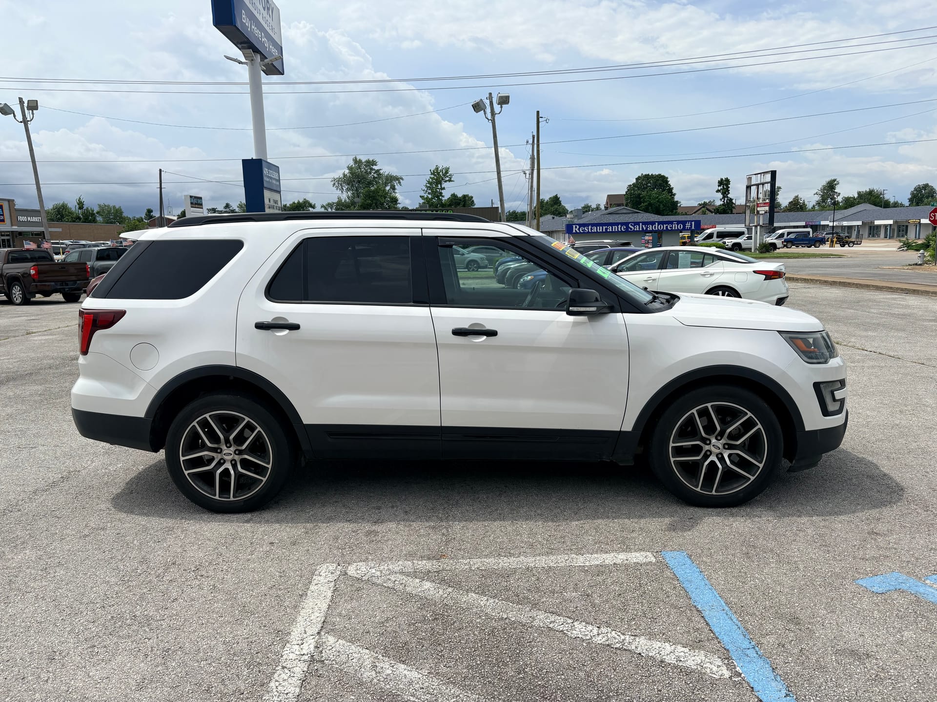 2016 FORD EXPLORER - Gallery Image