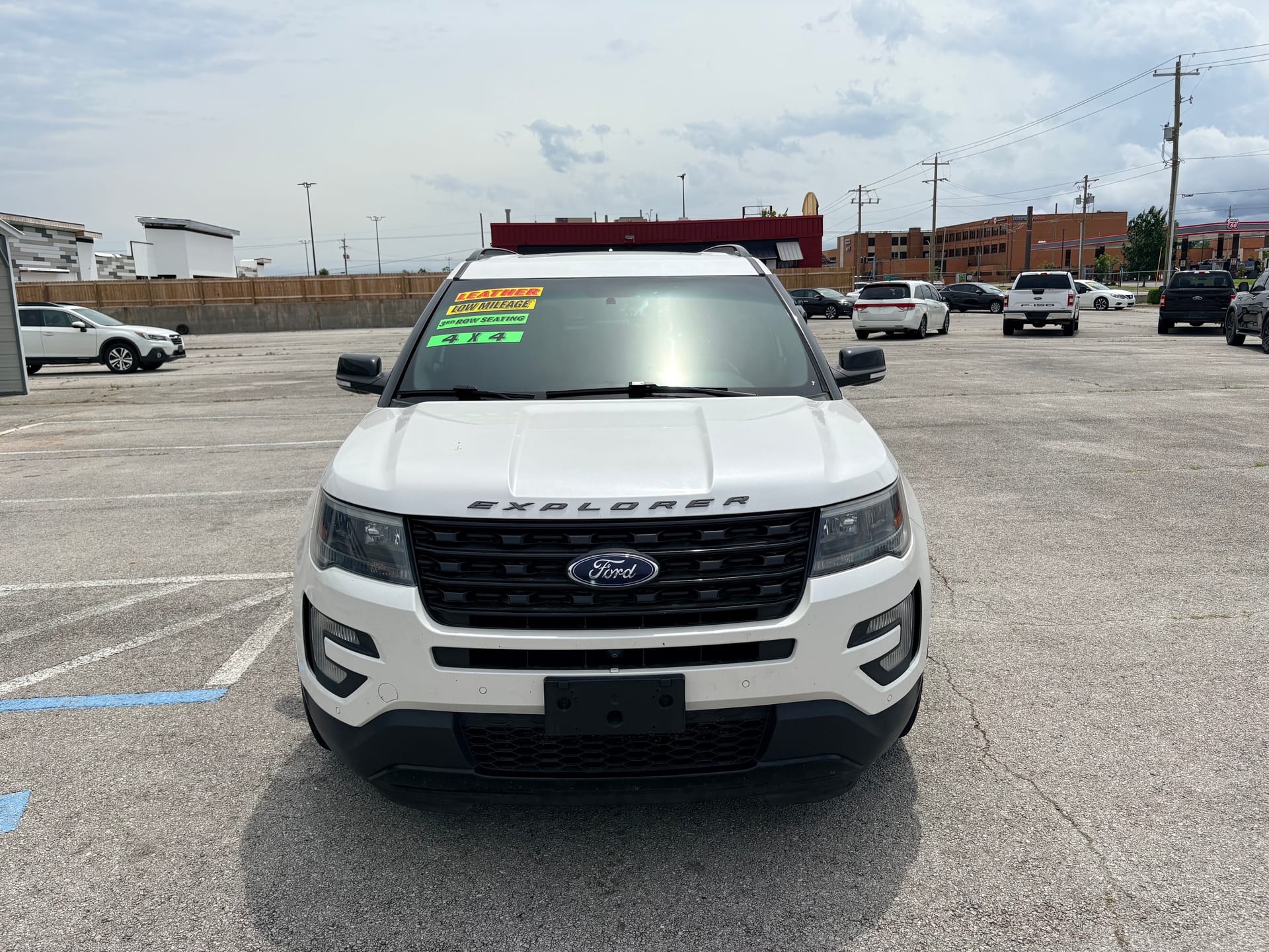 2016 FORD EXPLORER - Gallery Image