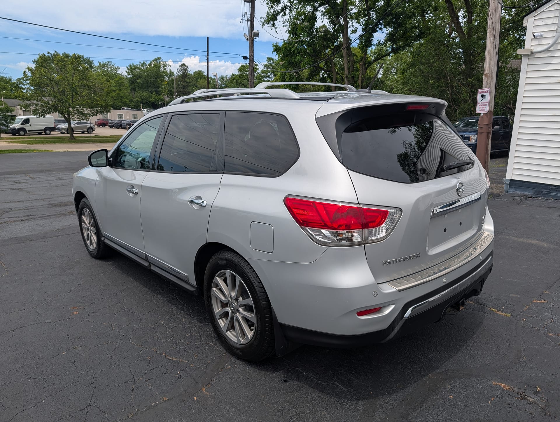 2015 NISSAN PATHFINDER - Gallery Image