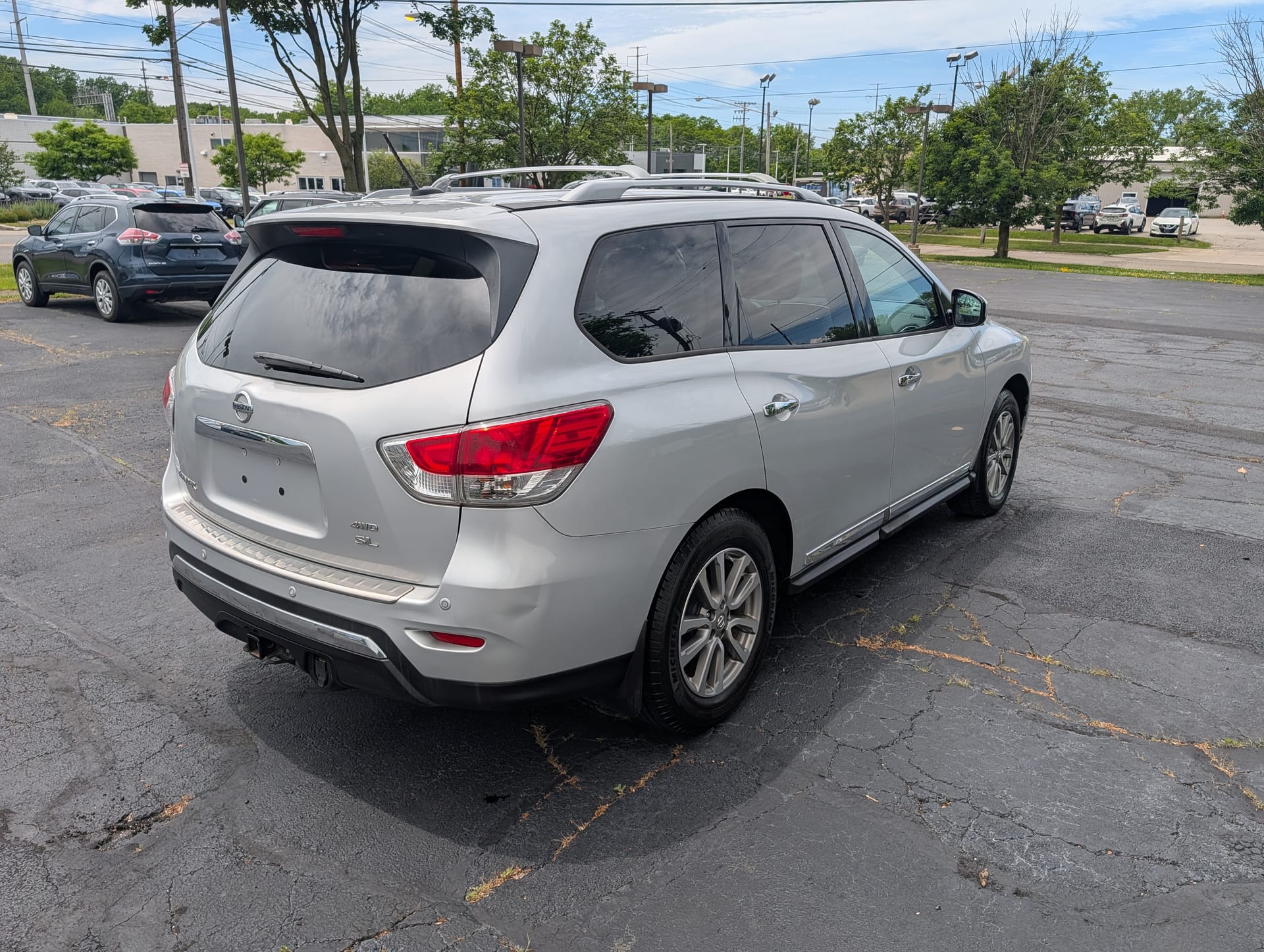 2015 NISSAN PATHFINDER - Gallery Image