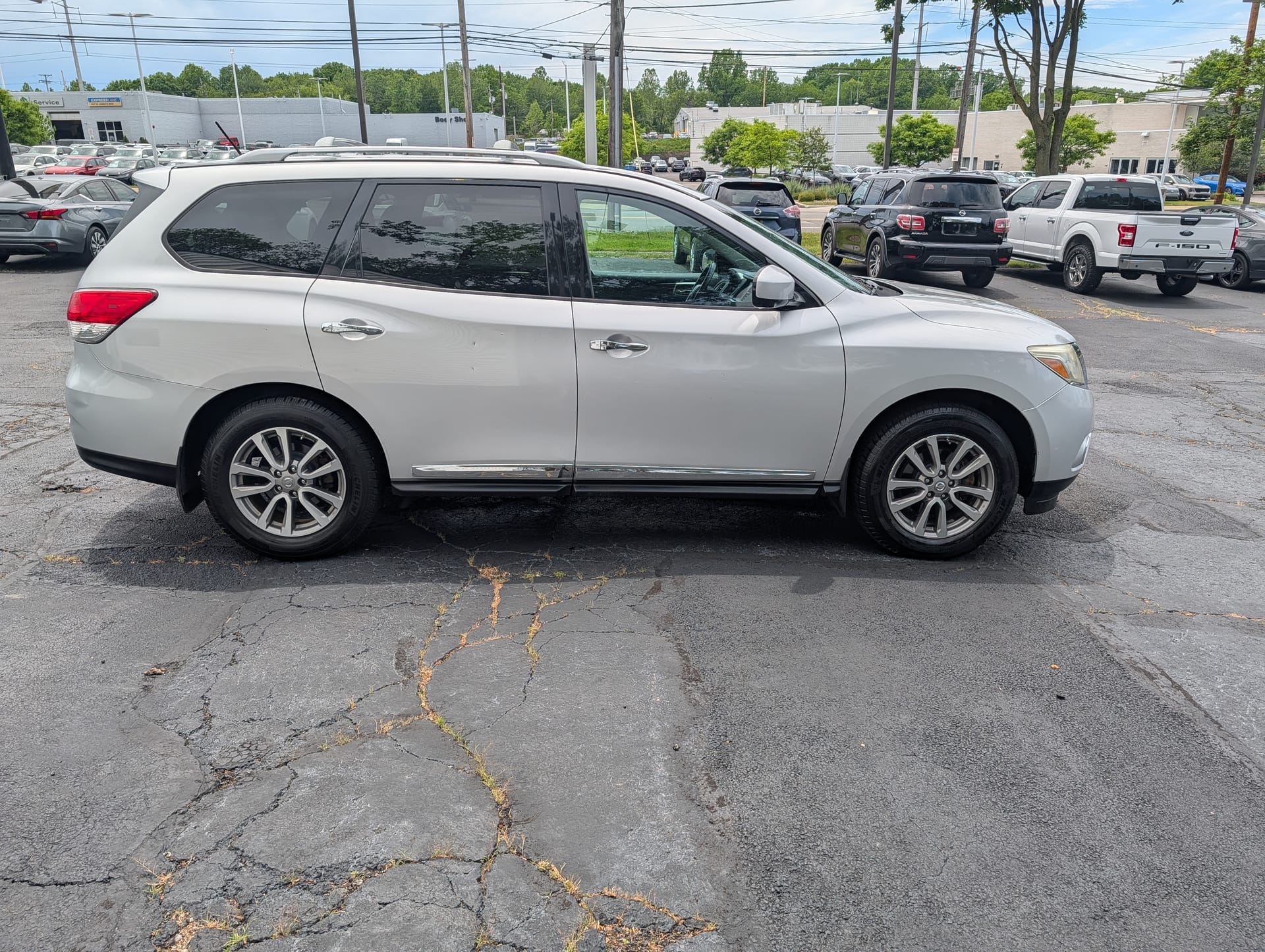 2015 NISSAN PATHFINDER - Gallery Image