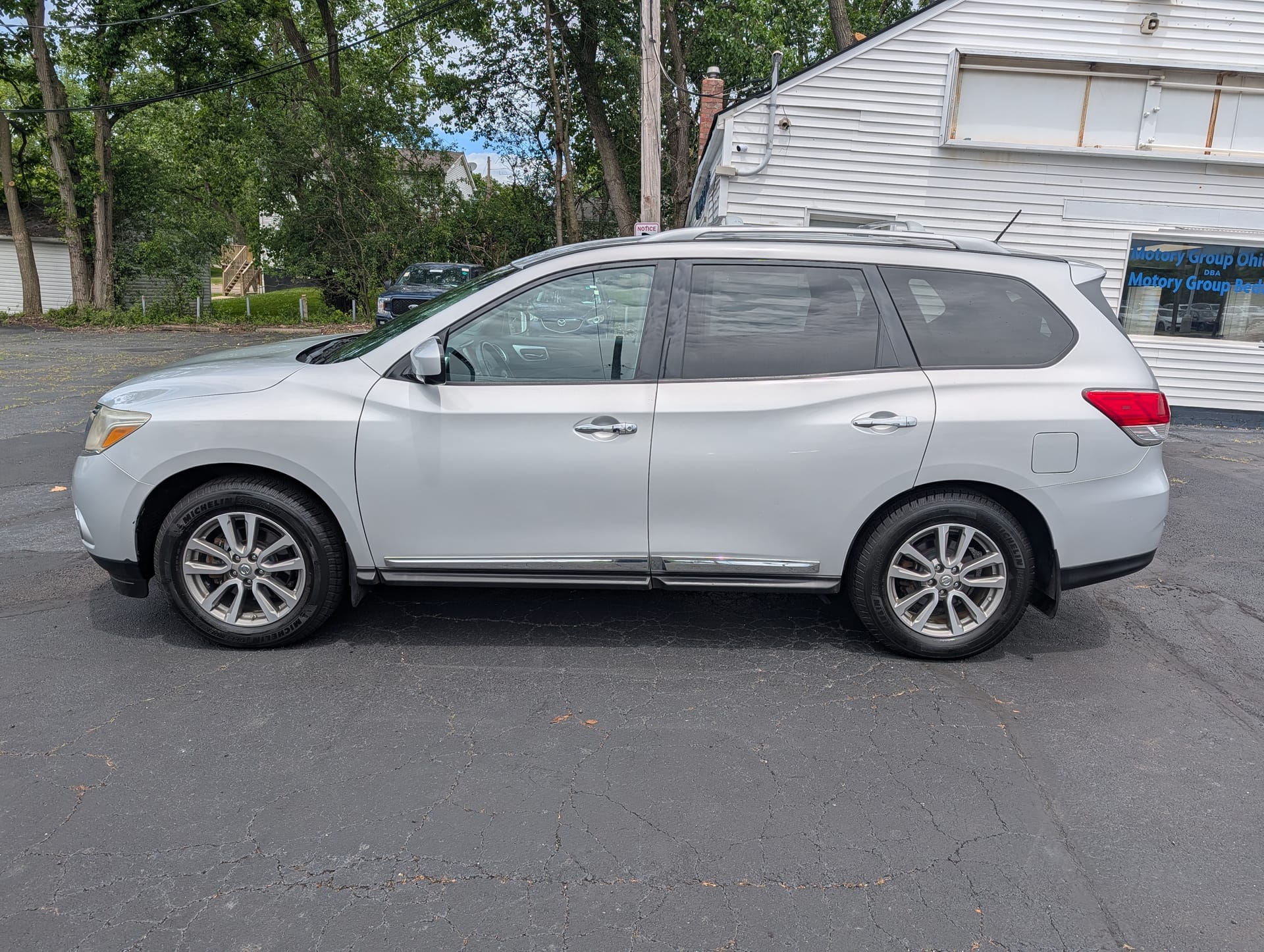 2015 NISSAN PATHFINDER - Gallery Image