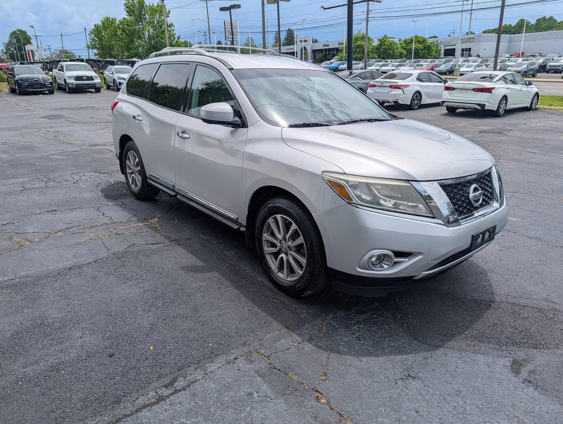 2015 NISSAN PATHFINDER - Gallery Image