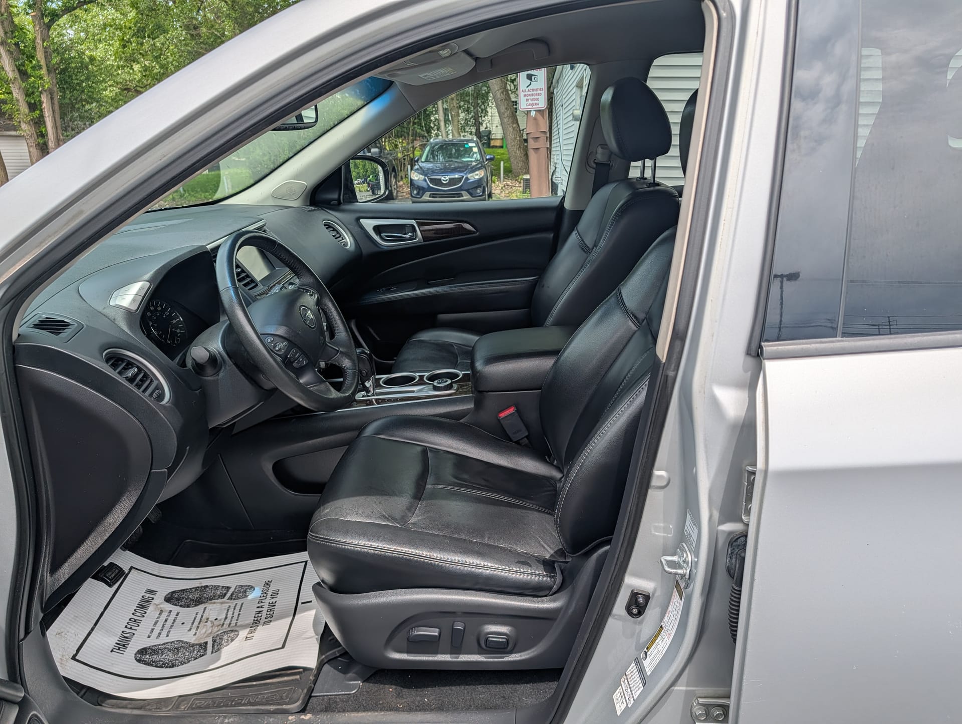 2015 NISSAN PATHFINDER - Gallery Image