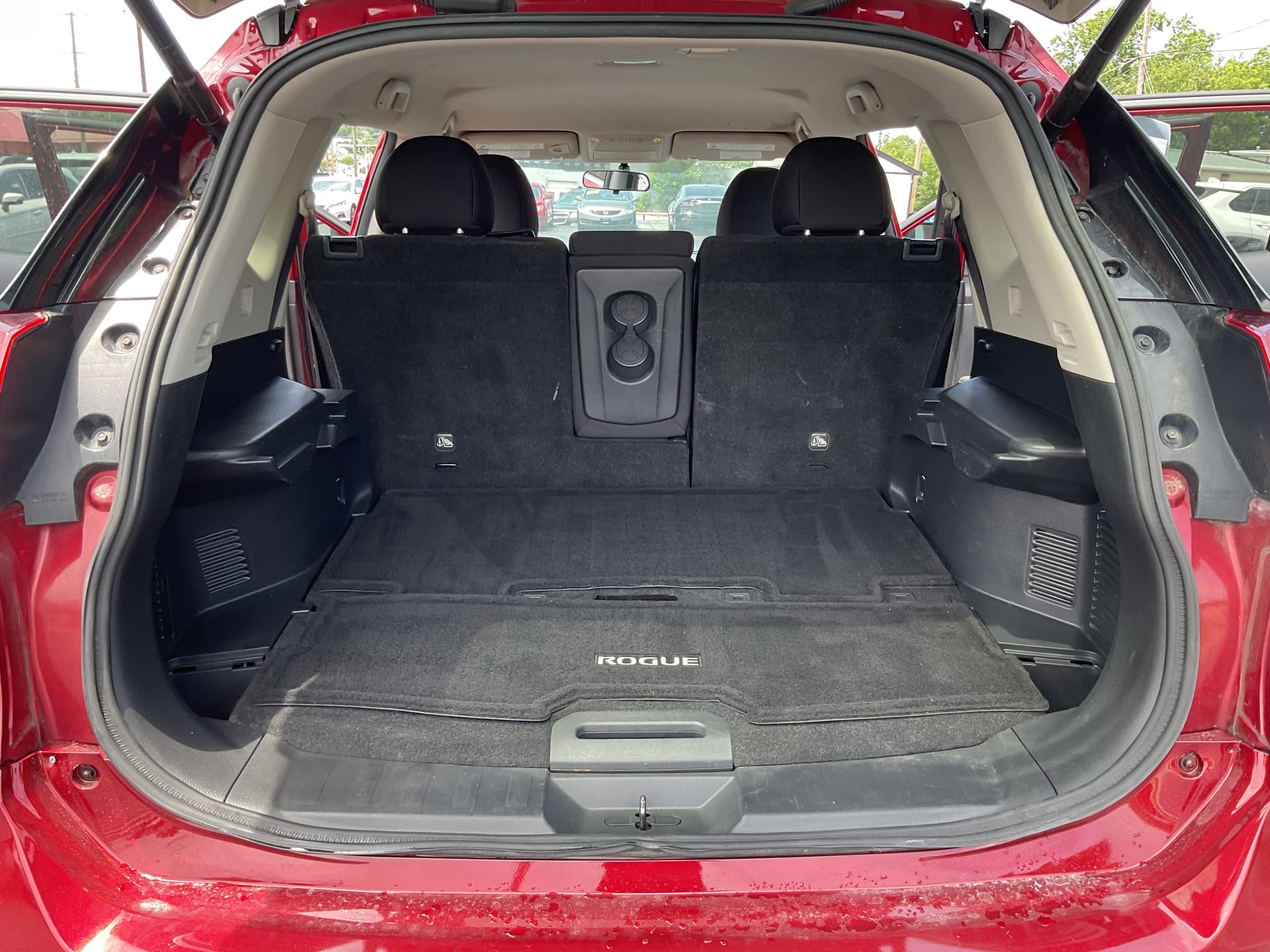 2018 NISSAN ROGUE - Gallery Image