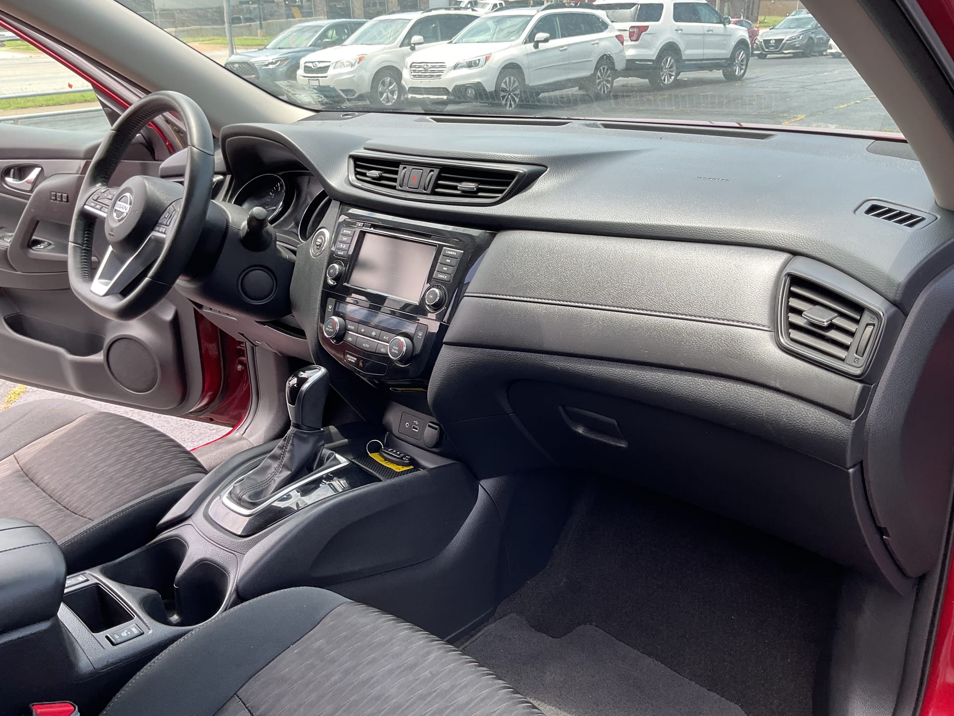 2018 NISSAN ROGUE - Gallery Image
