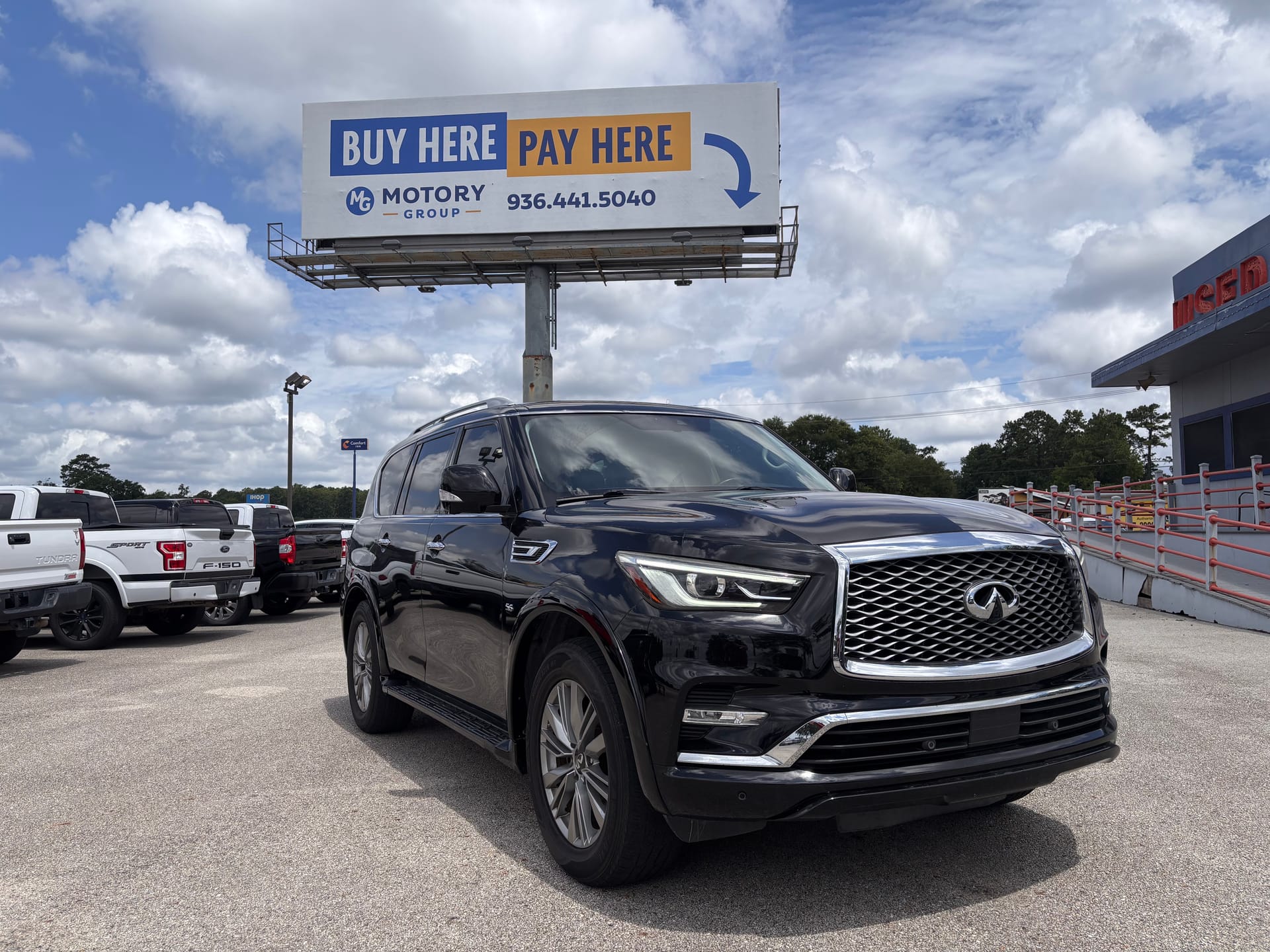 2018 INFINITI QX80 - Gallery Image
