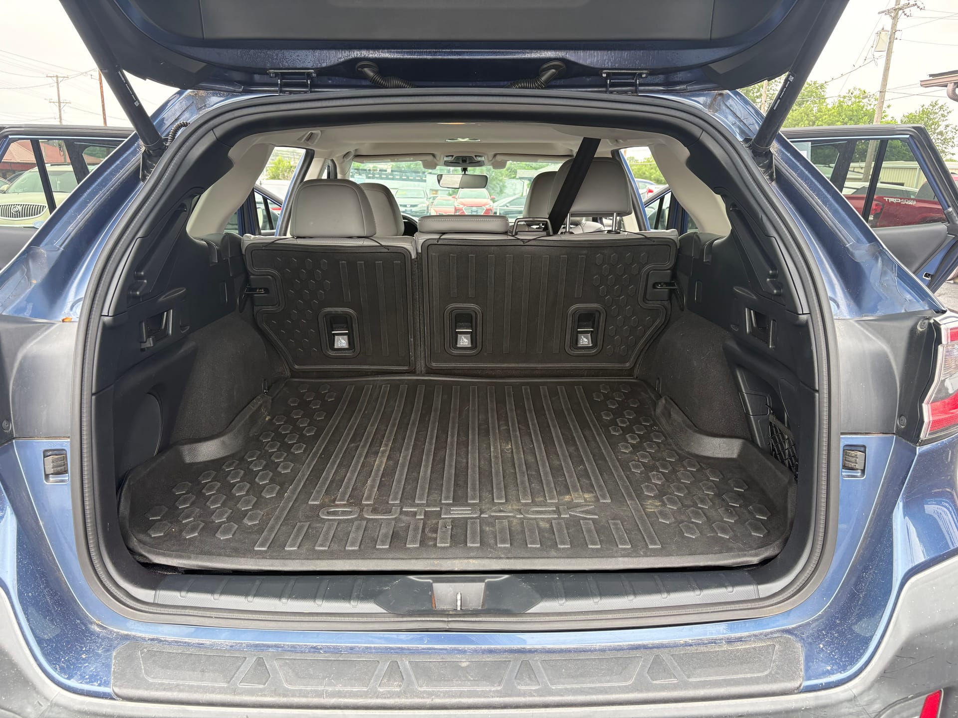 2020 SUBARU OUTBACK - Gallery Image
