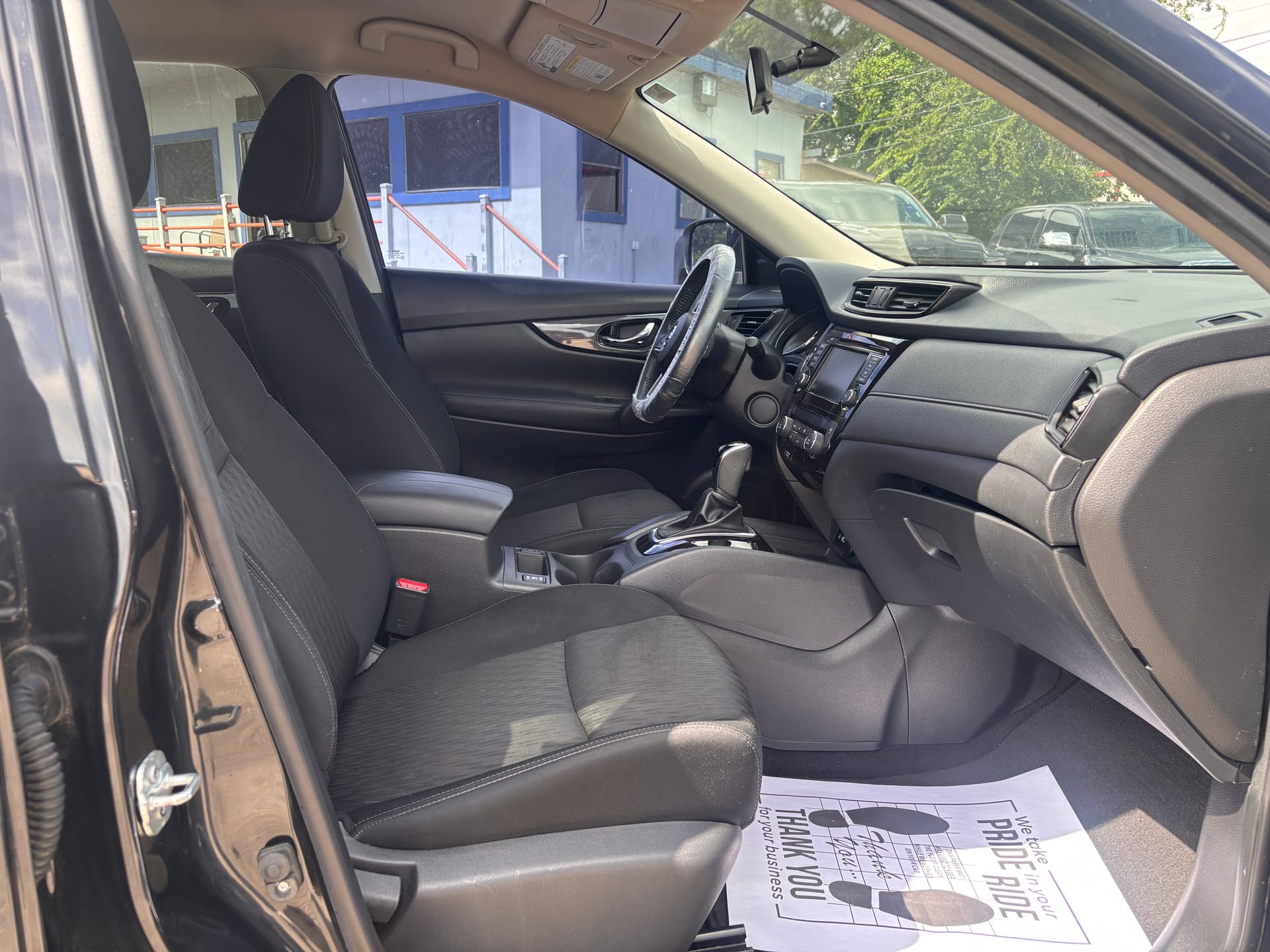2018 NISSAN ROGUE - Gallery Image