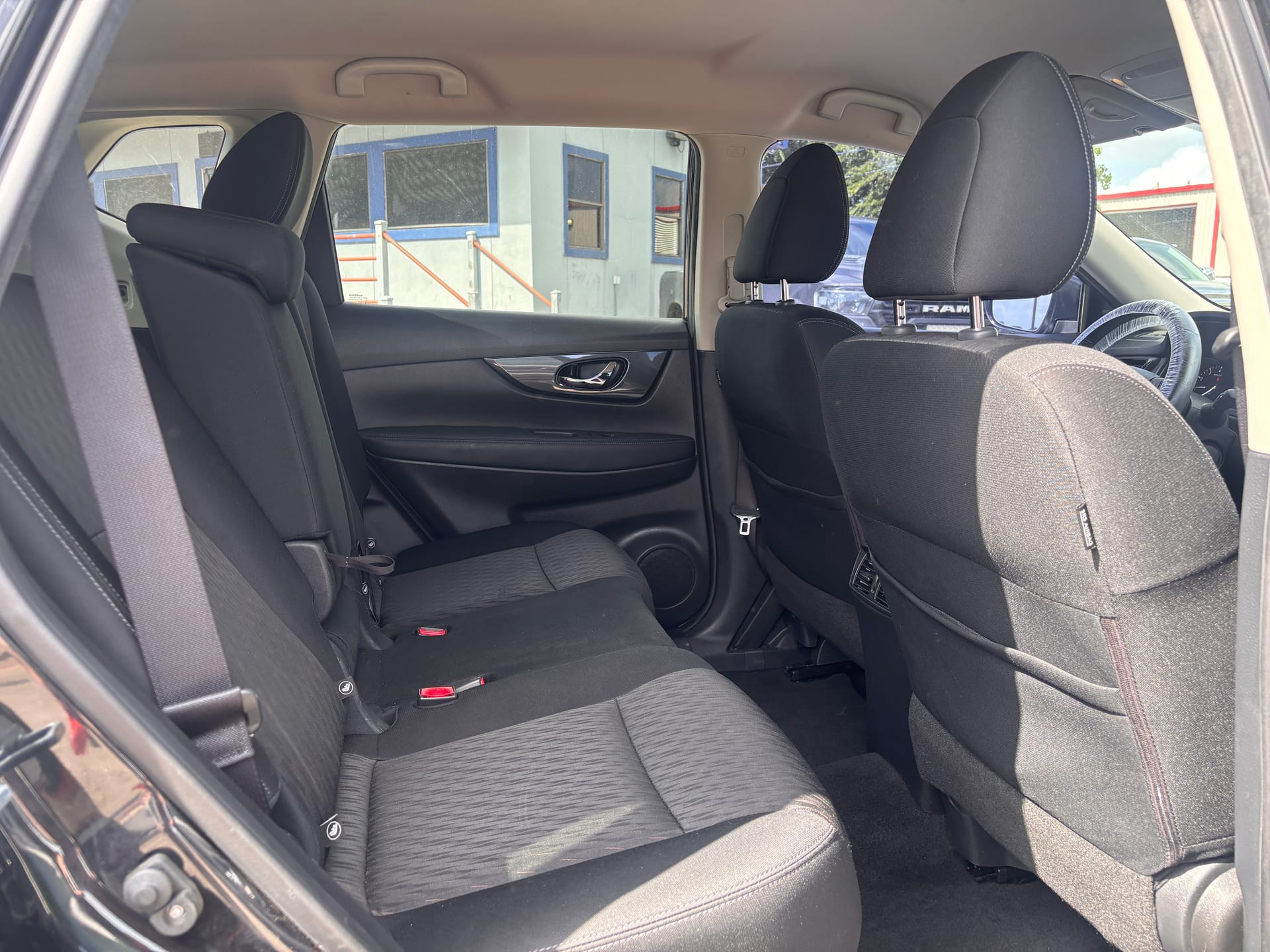 2018 NISSAN ROGUE - Gallery Image