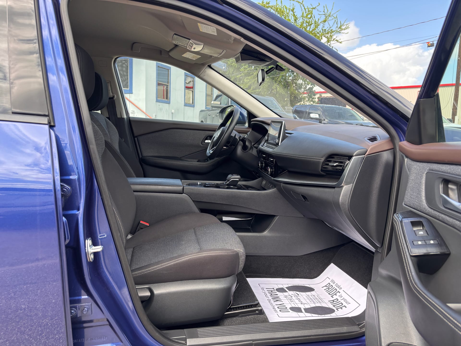 2021 NISSAN ROGUE - Gallery Image