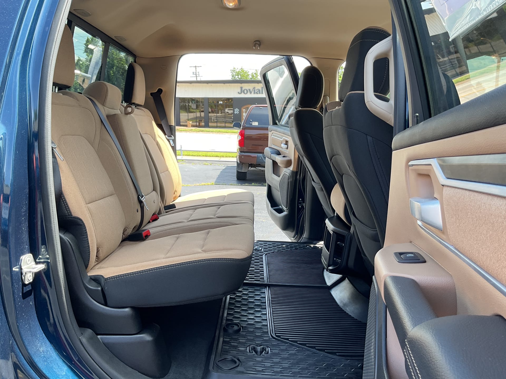 2021 RAM 1500 - Gallery Image
