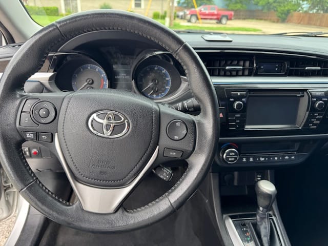 2015 TOYOTA COROLLA - Gallery Image