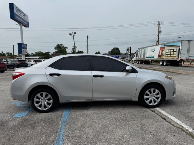 2015 TOYOTA COROLLA - Gallery Image