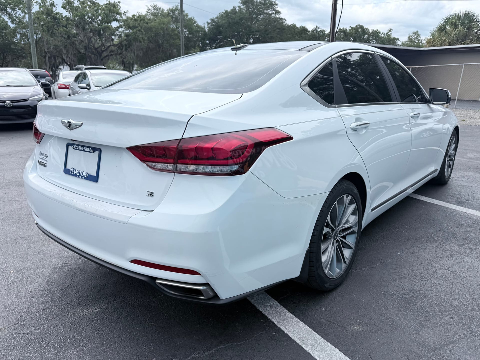 2015 HYUNDAI GENESIS - Gallery Image