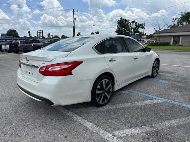 2016 NISSAN ALTIMA - Gallery Image