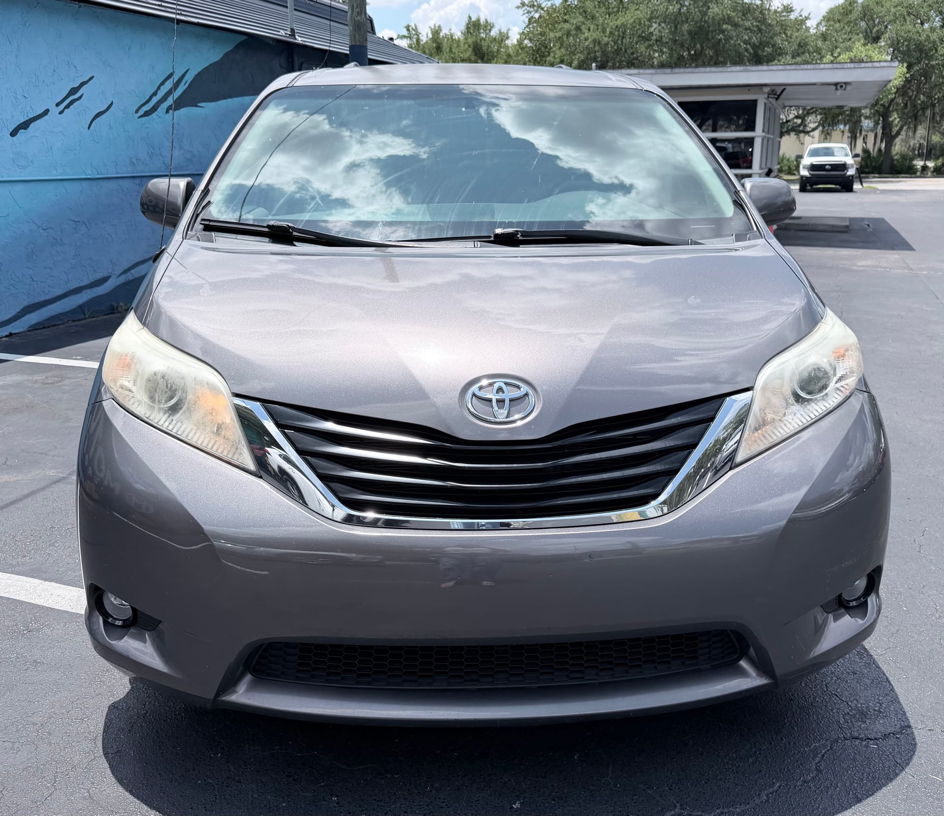 2014 TOYOTA SIENNA - Gallery Image