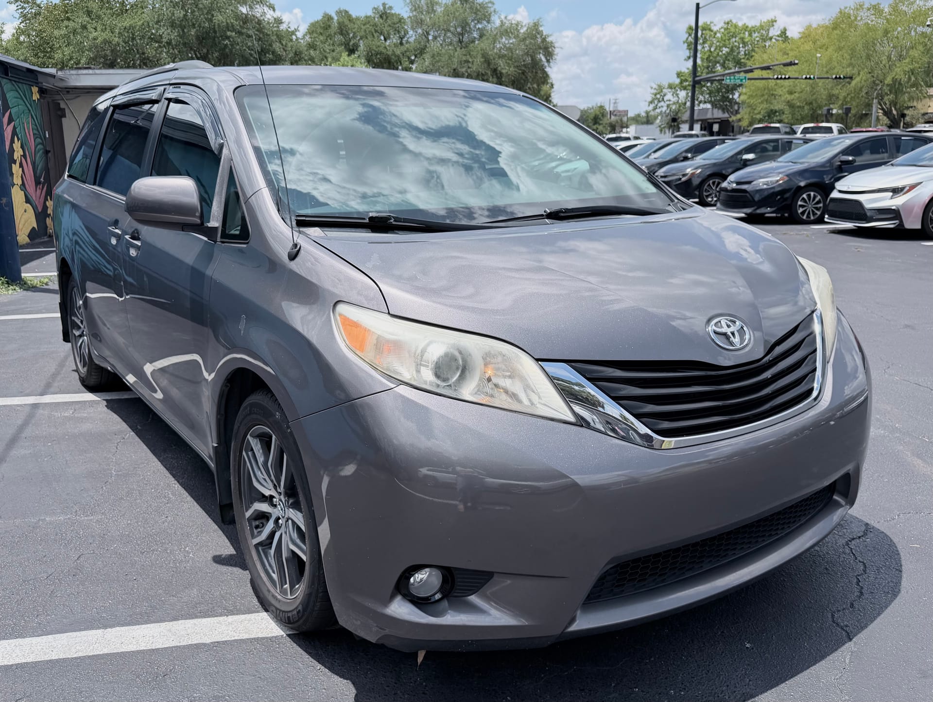 2014 TOYOTA SIENNA - Gallery Image