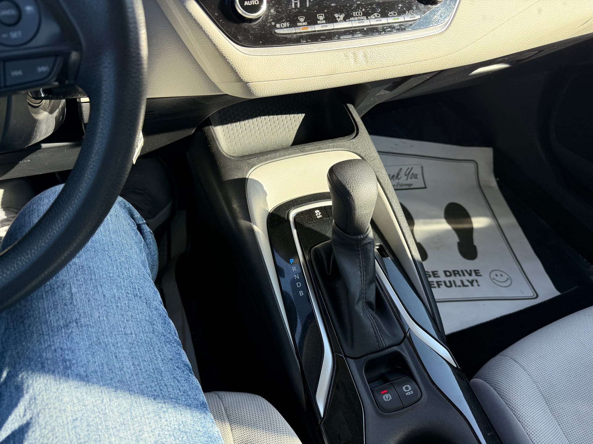 2022 TOYOTA COROLLA LE - Gallery Image