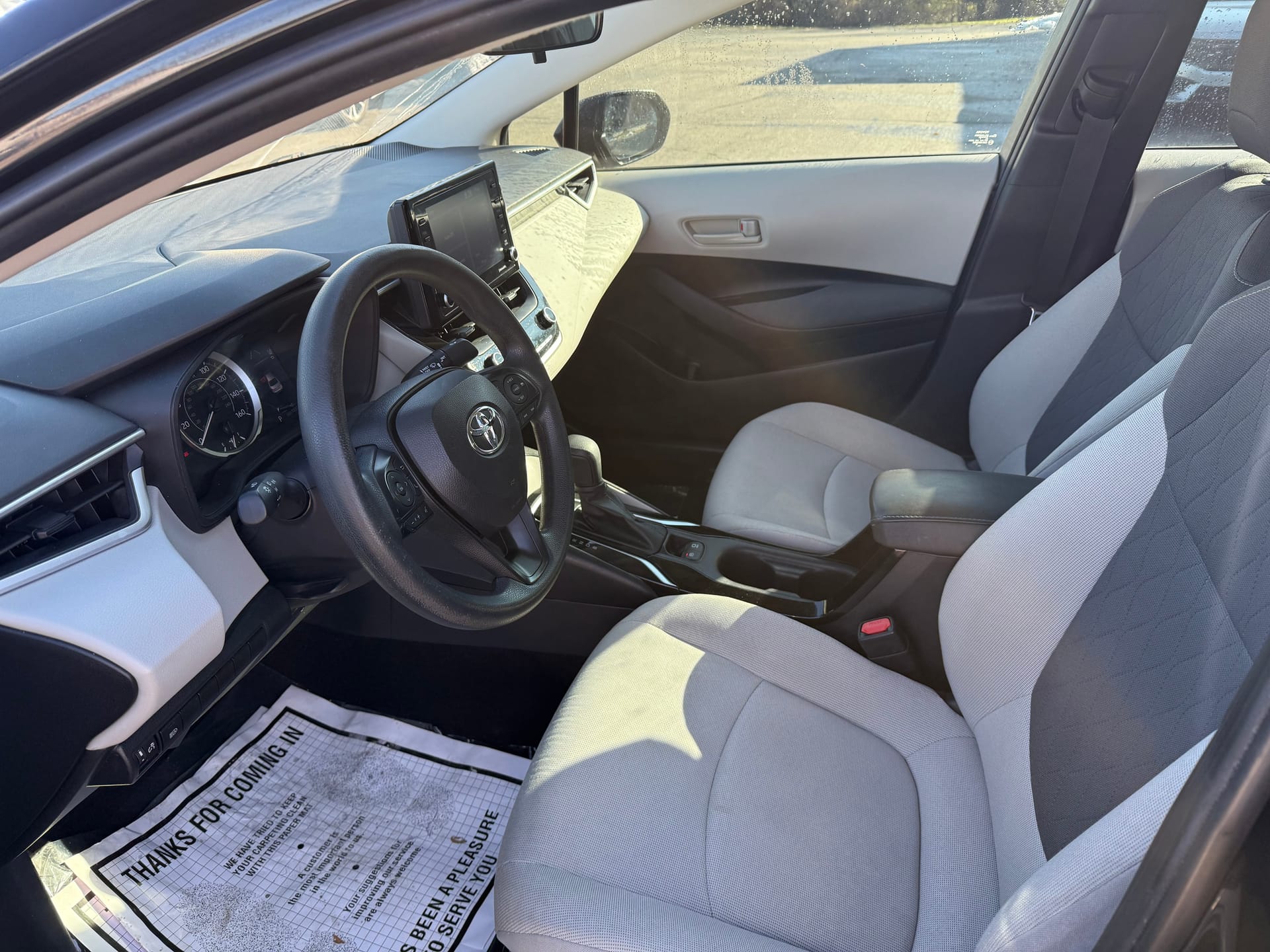 2022 TOYOTA COROLLA LE - Gallery Image